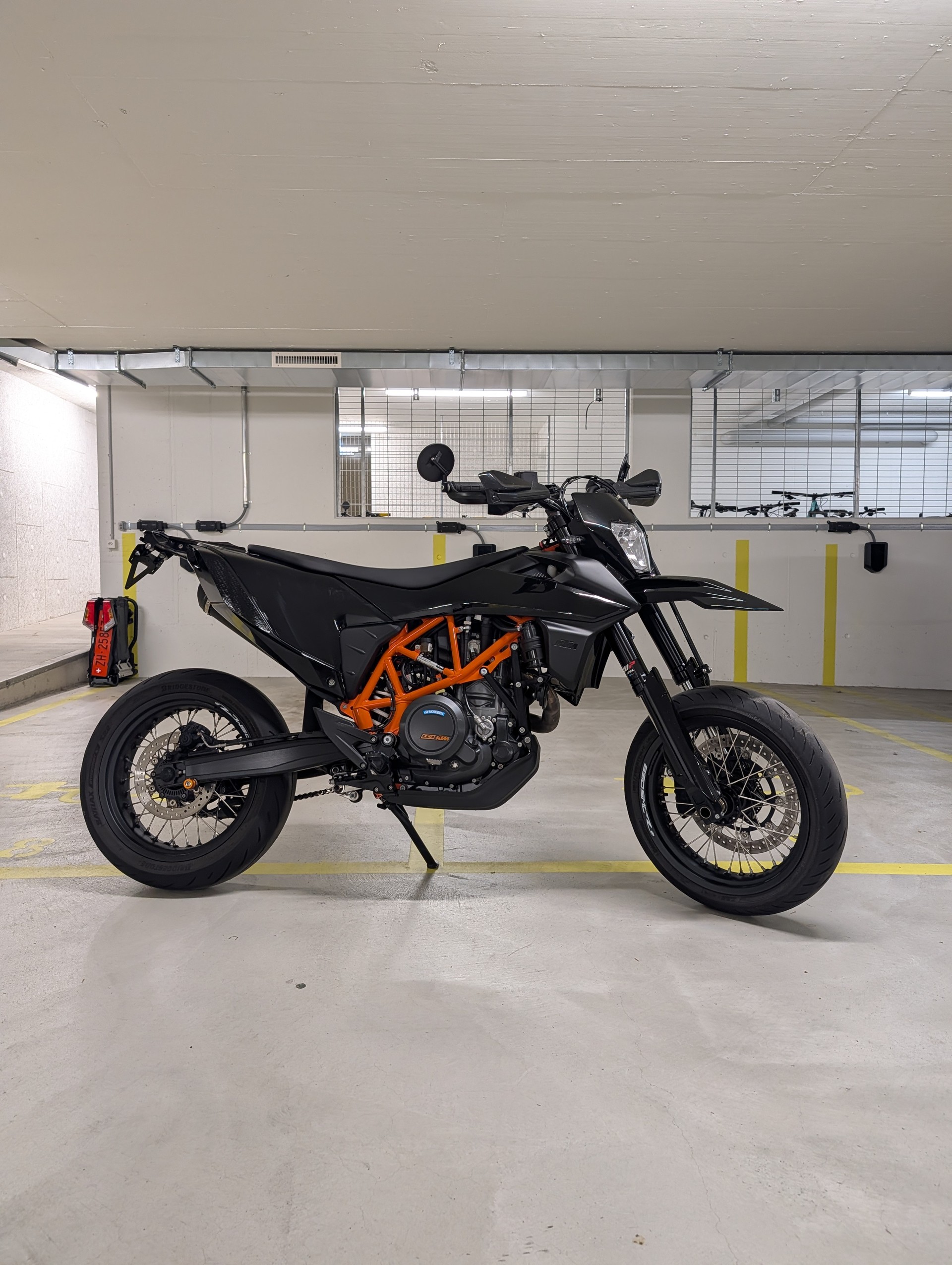 KTM 690 SMC R-image-0