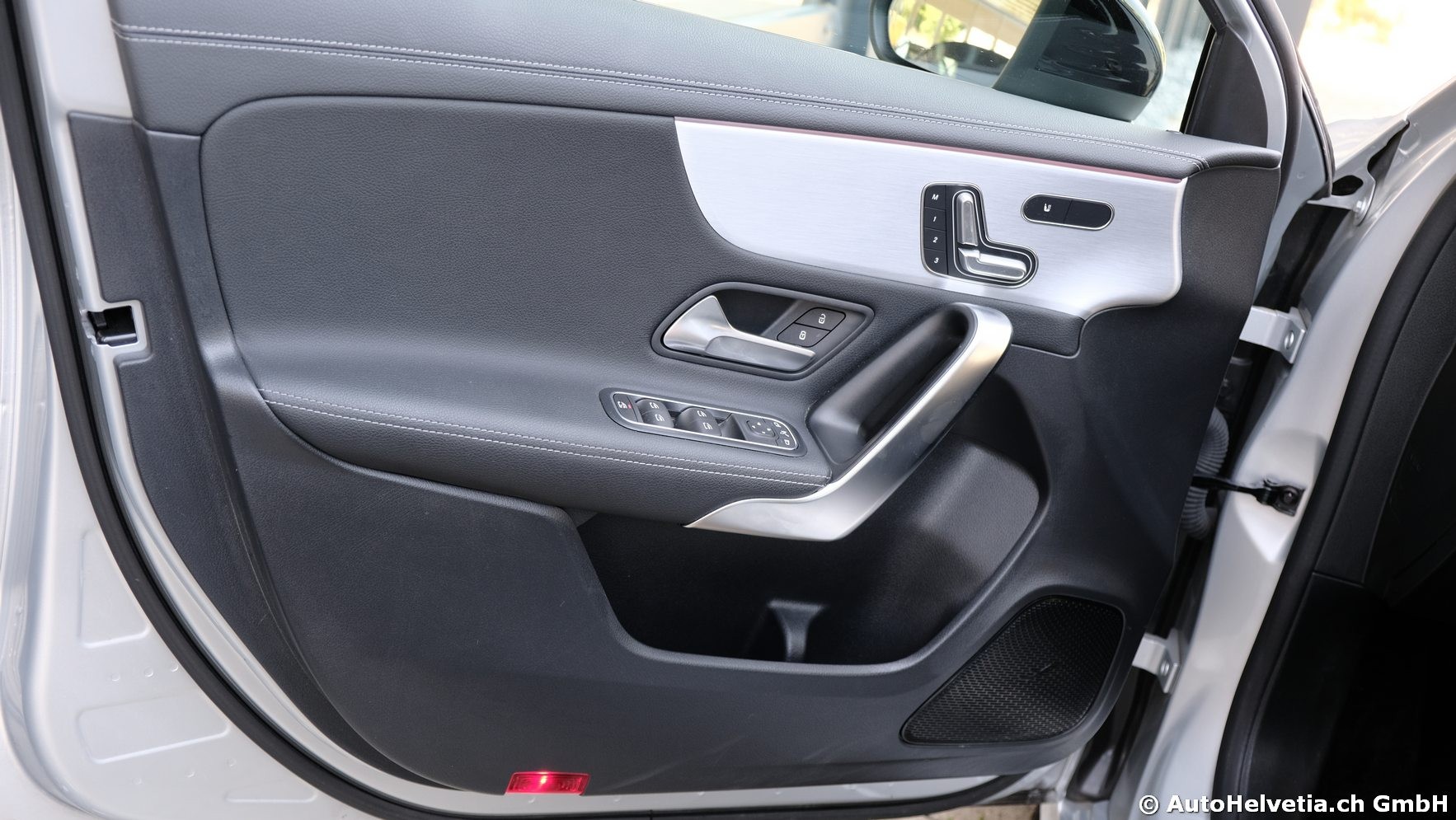 MERCEDES-BENZ A 250 4Matic AMG Line 4Matic 7G-DCT-image-13
