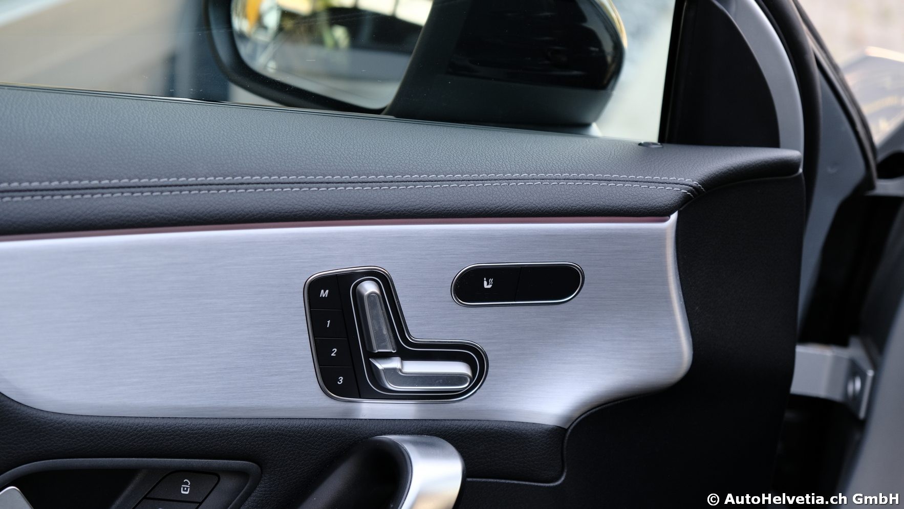MERCEDES-BENZ A 250 4Matic AMG Line 4Matic 7G-DCT-image-14