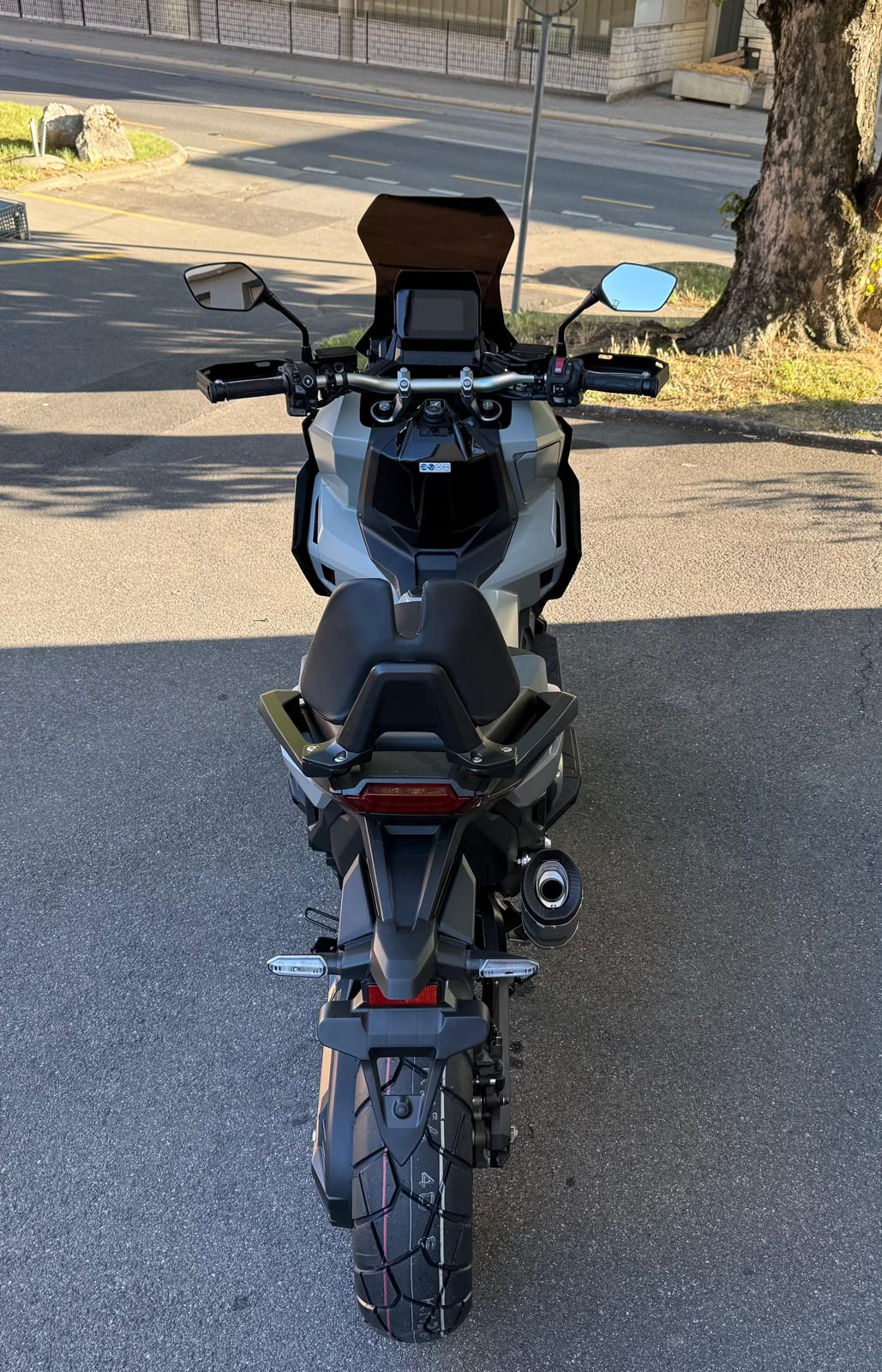 HONDA X-ADV 750-image-8