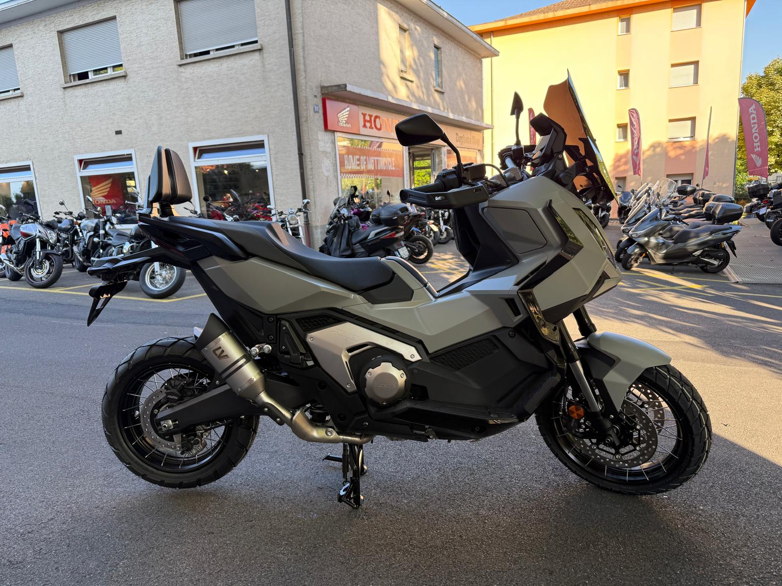 HONDA X-ADV 750-showroom-element-3