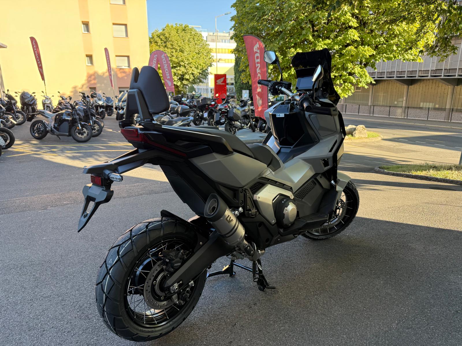 HONDA X-ADV 750-image-5