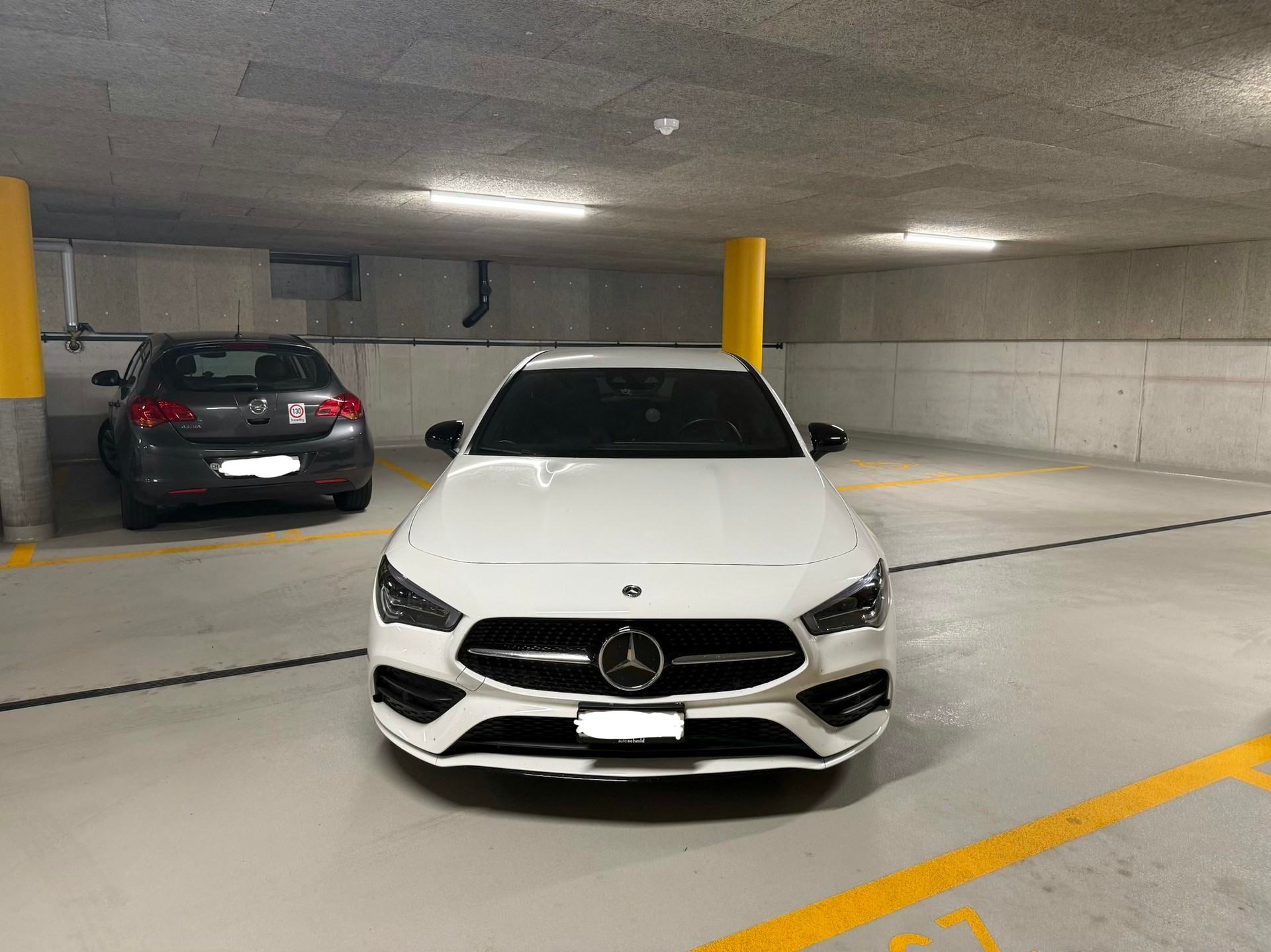 MERCEDES-BENZ CLA 250 Shooting Brake Swiss Star AMG Line 4matic-image-2