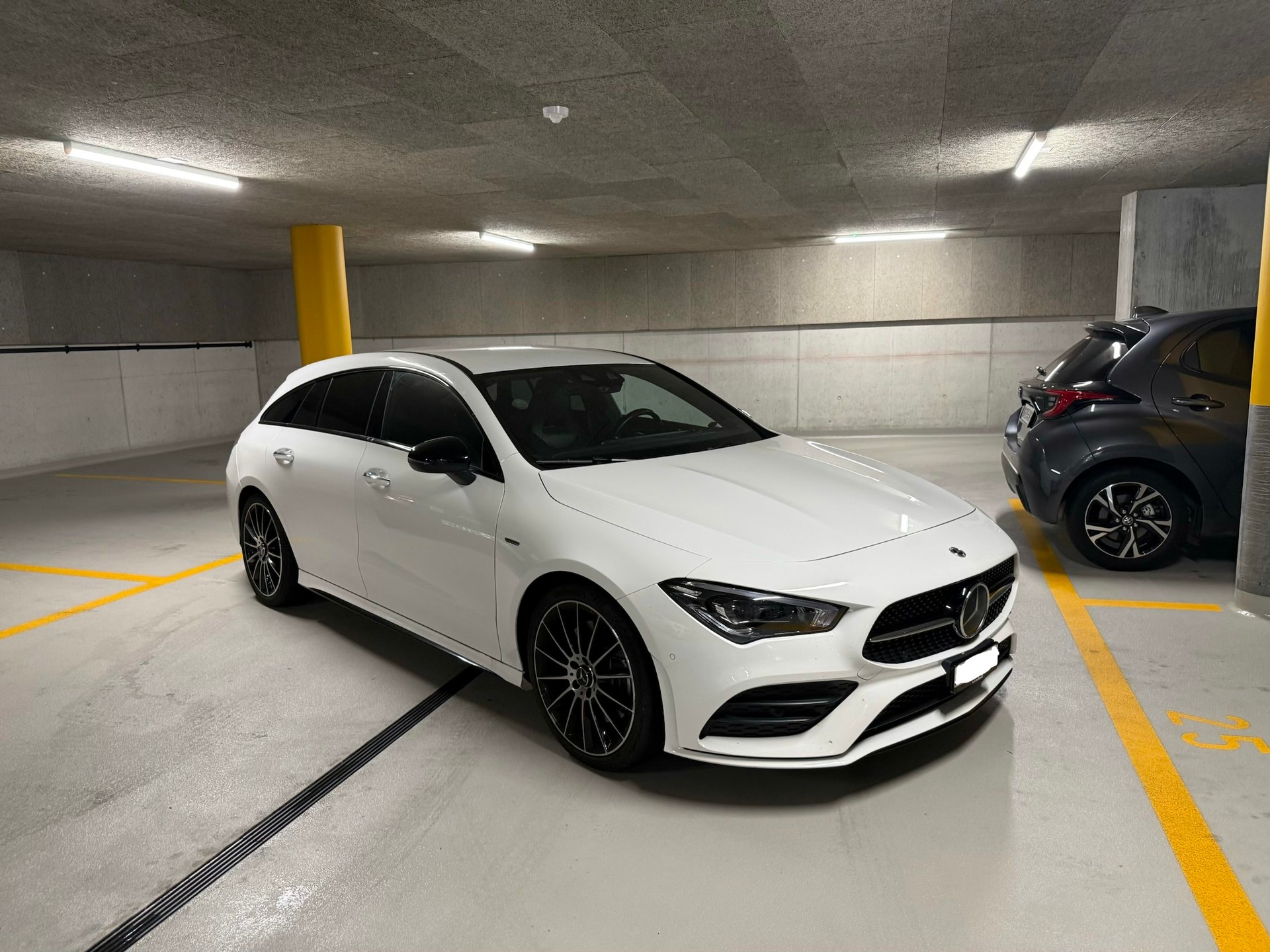 MERCEDES-BENZ CLA 250 Shooting Brake Swiss Star AMG Line 4matic