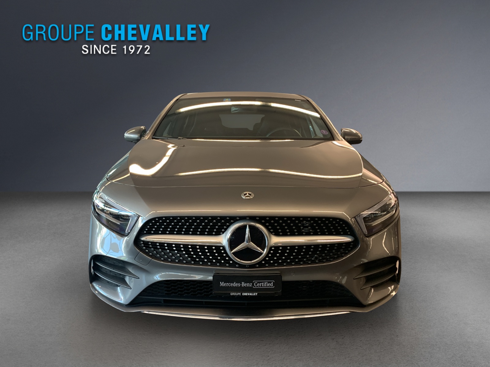 MERCEDES-BENZ A 180 AMG Line-showroom-element-1