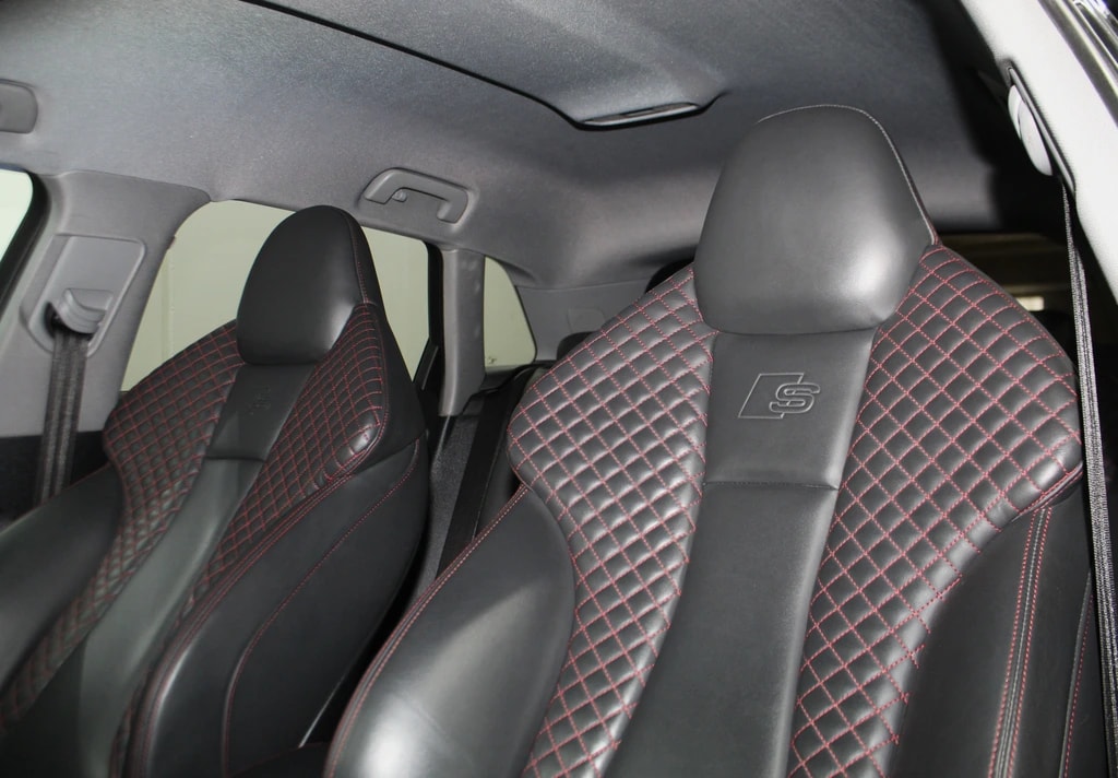 AUDI S3 Sportback 2.0 TFSI quattro S-tronic Black Edition / CH-Fahrzeug-image-8