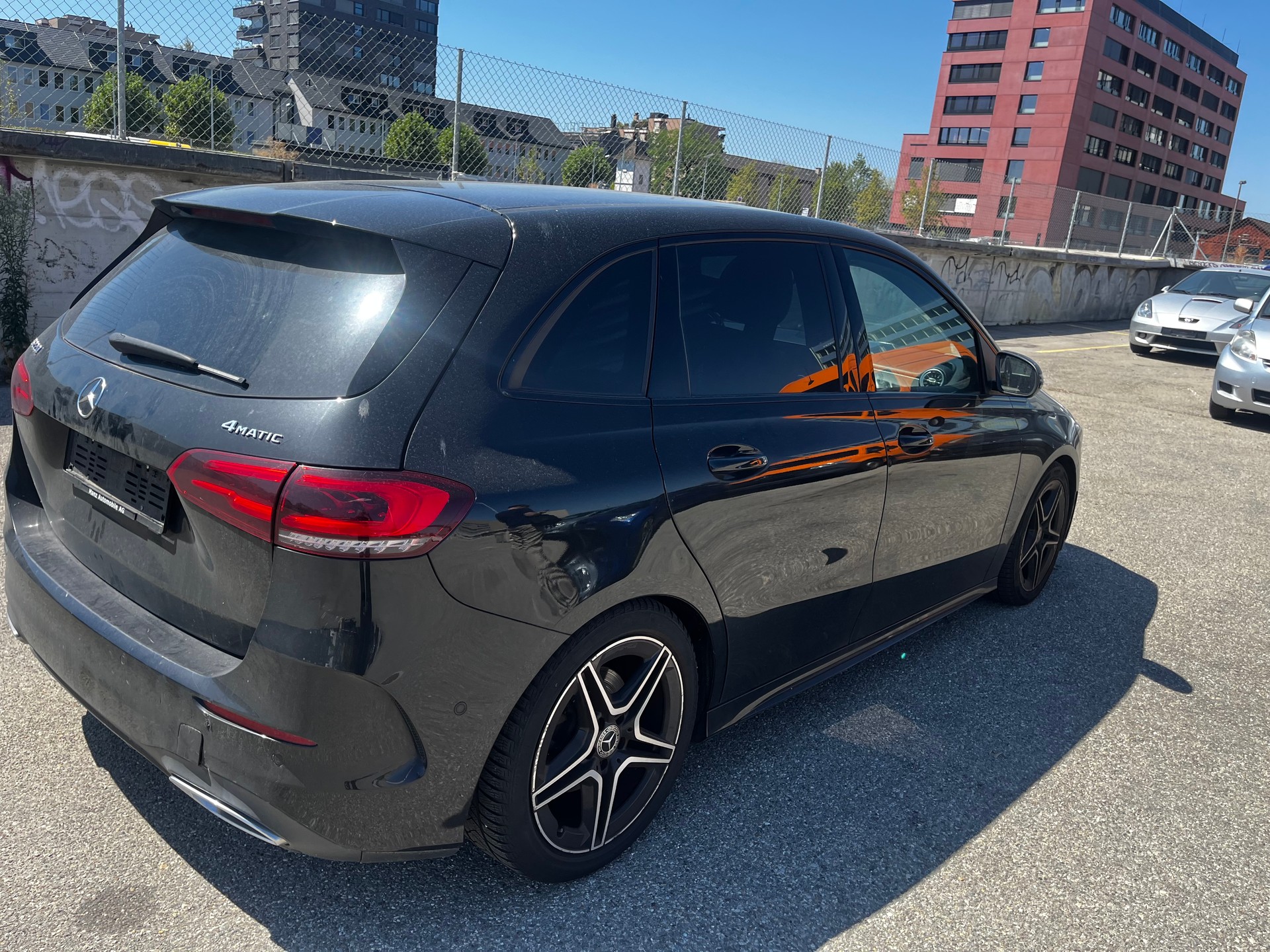 MERCEDES-BENZ B 200-image-1