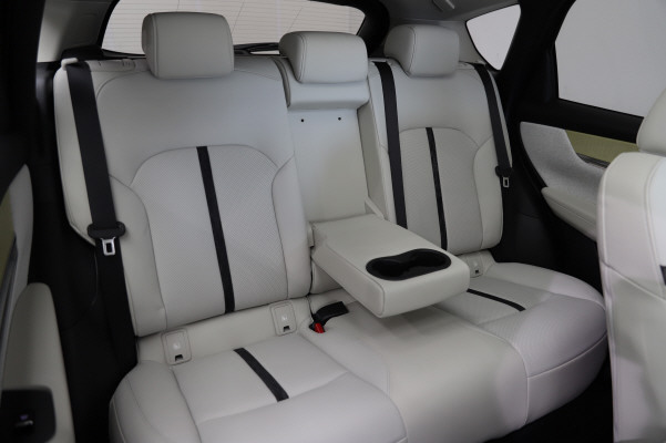 MAZDA CX-60 e-Sky. 327 Tak. AWD-image-10