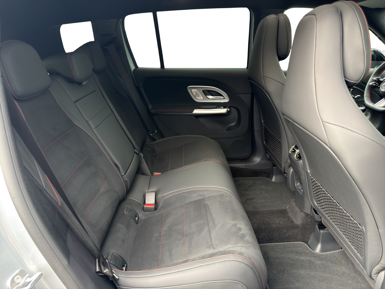 MERCEDES-BENZ GLB 220 4Matic 8G-Tronic-image-14
