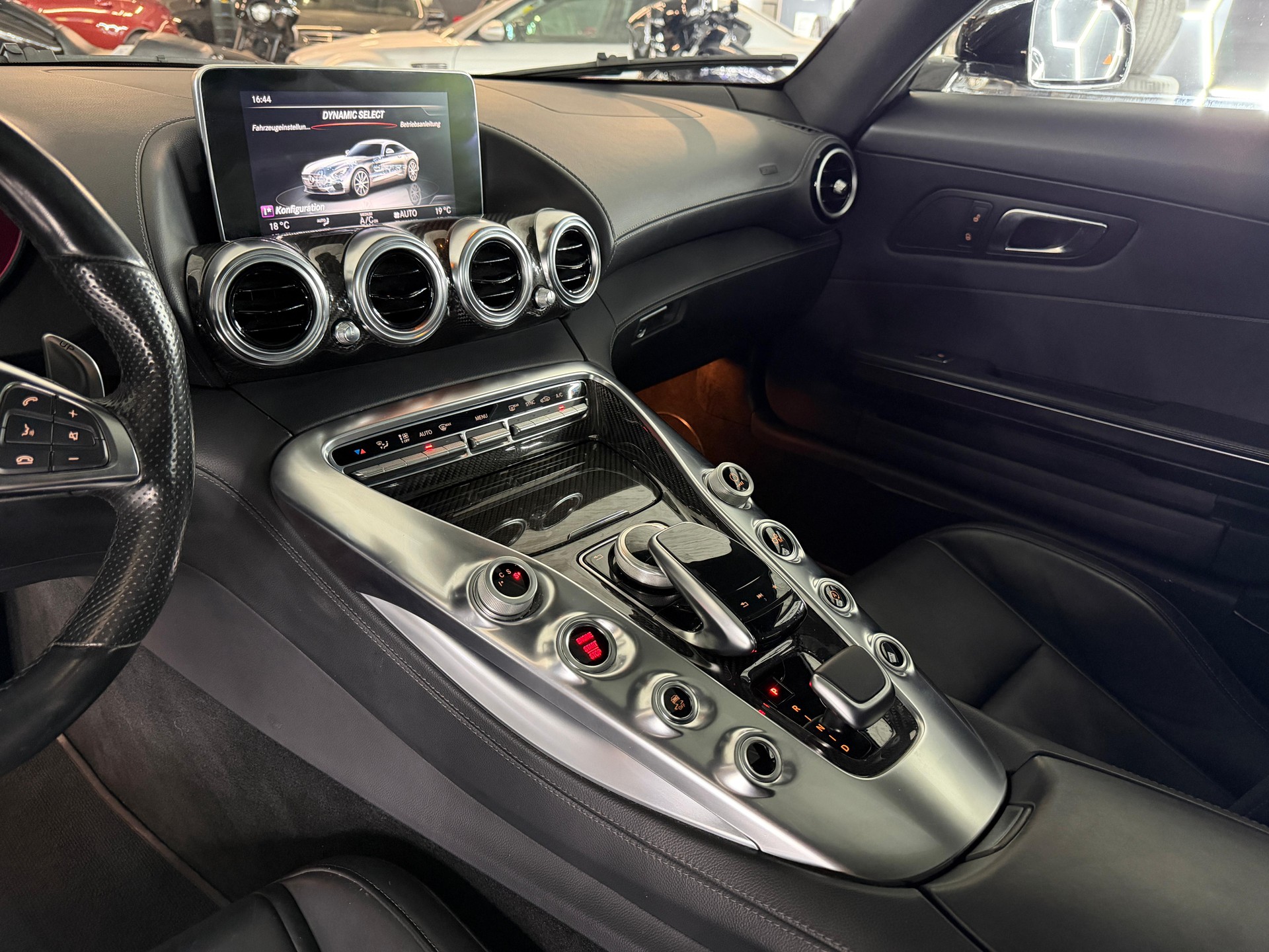 MERCEDES-BENZ AMG GT Speedshift DCT-image-17