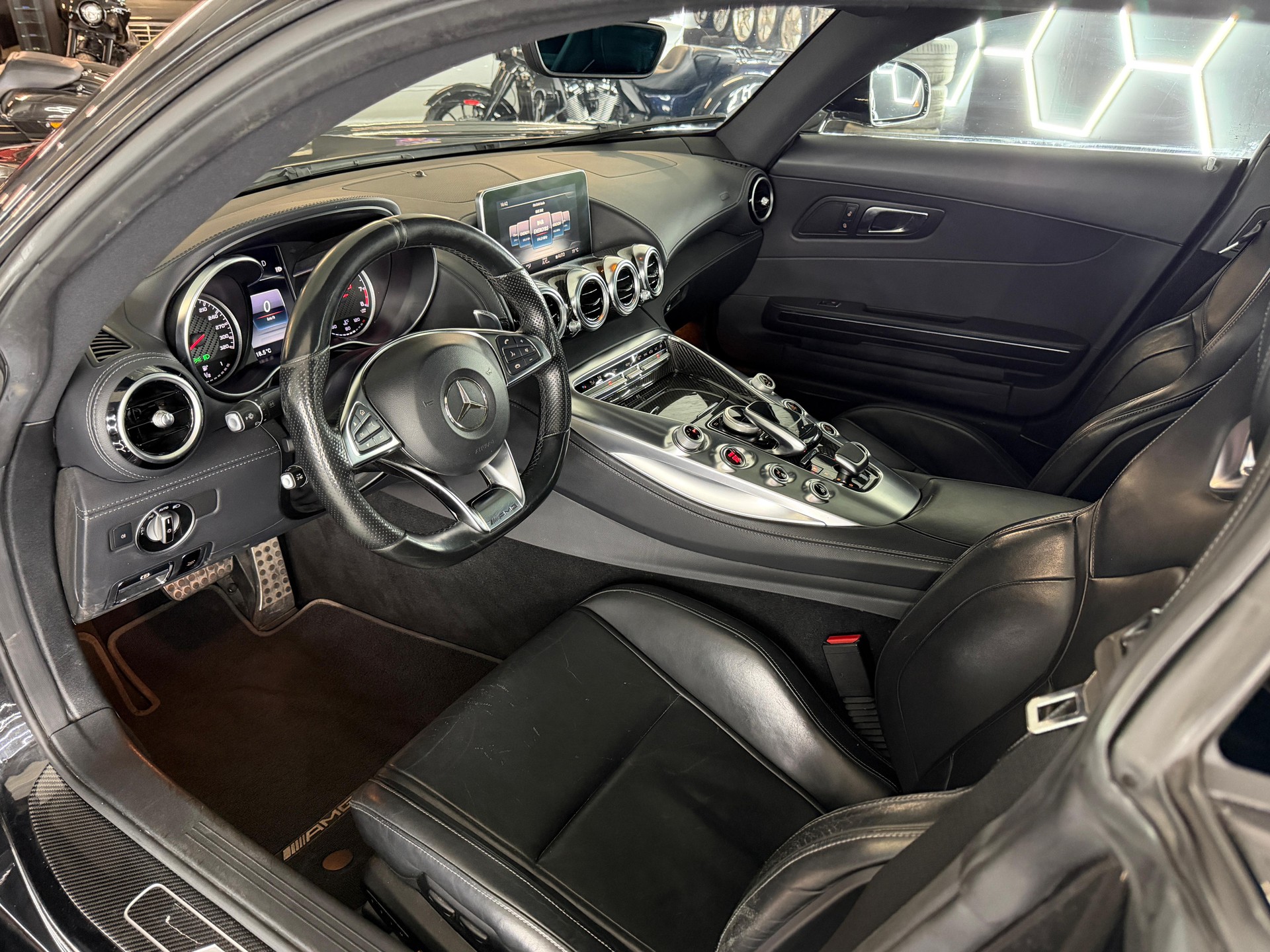 MERCEDES-BENZ AMG GT Speedshift DCT-image-16