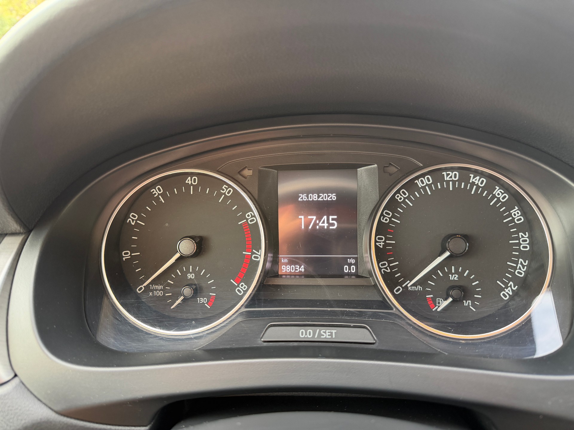 SKODA Rapid Spaceback 1.2 TSI Style-image-8