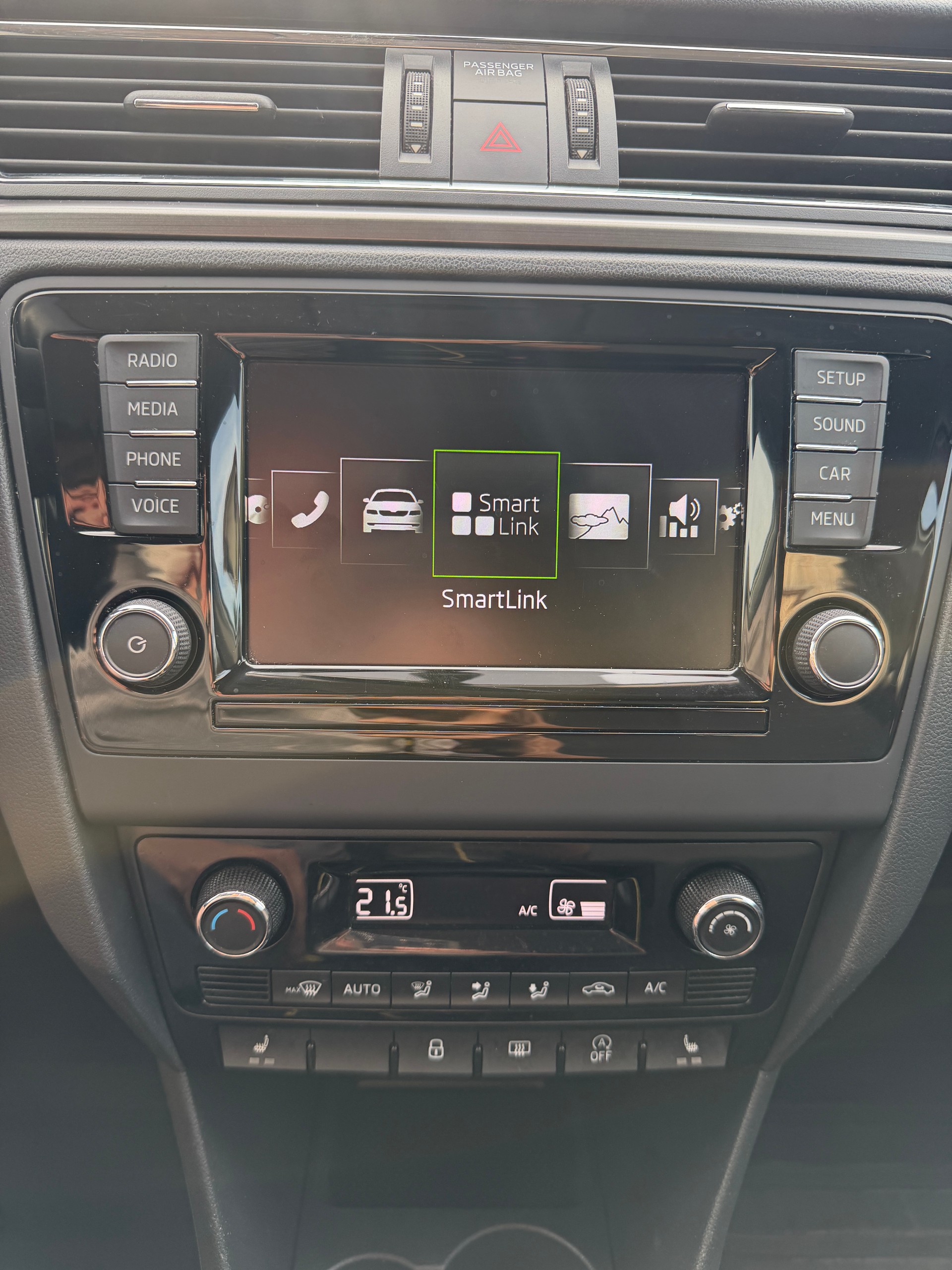 SKODA Rapid Spaceback 1.2 TSI Style-image-10