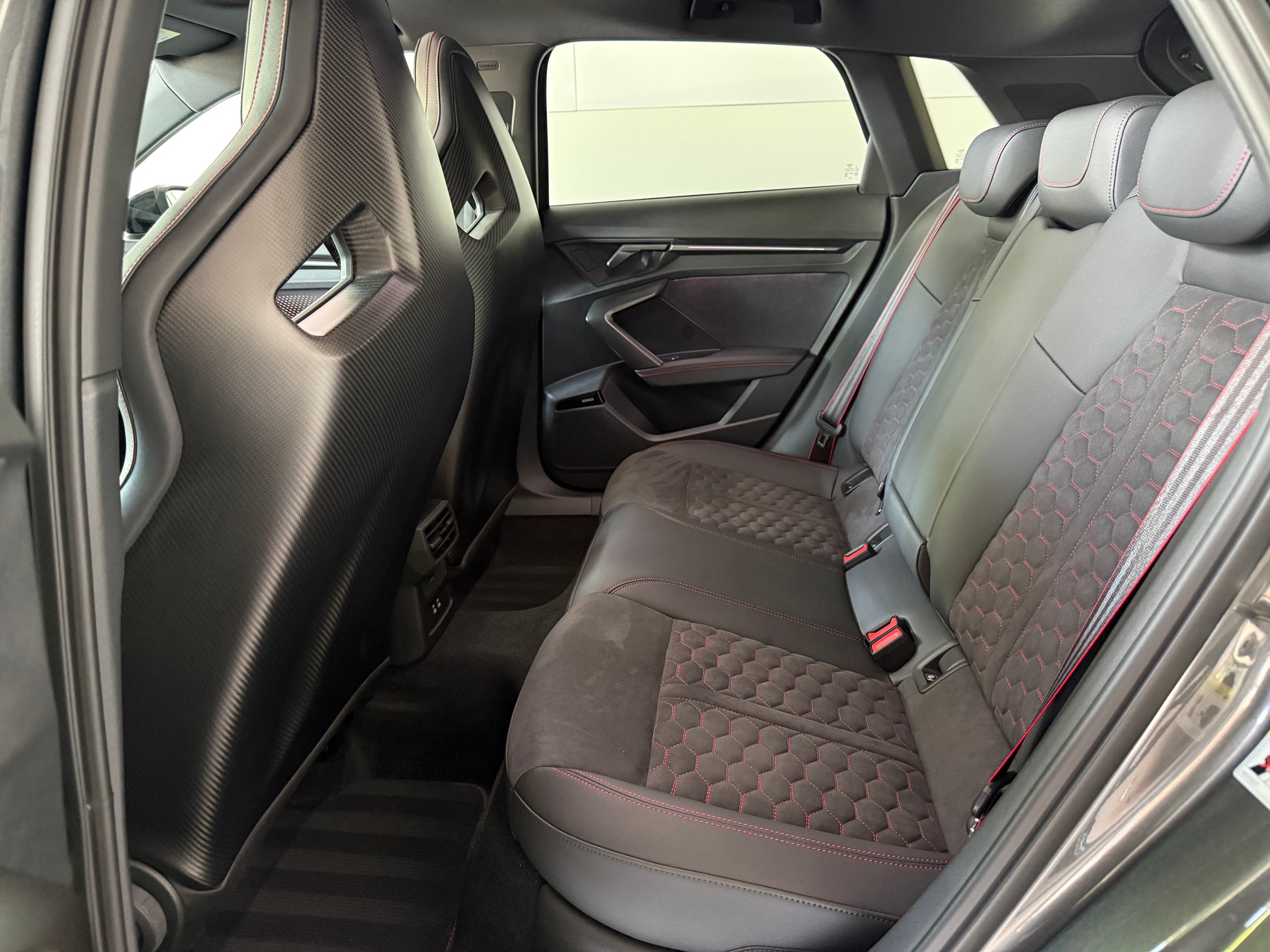 AUDI RS3 Sportback 2.5 TSI quattro S-tronic-image-19