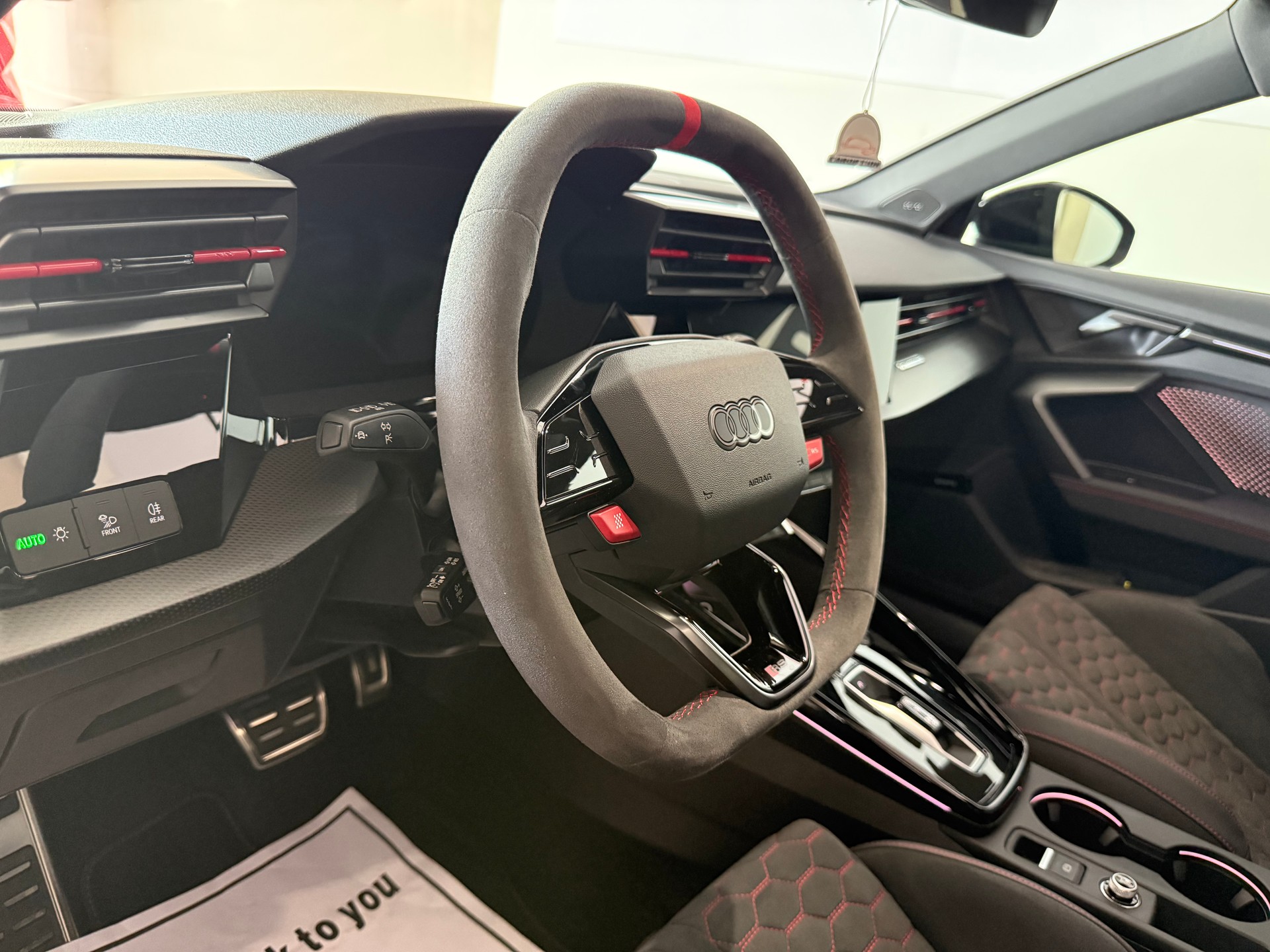 AUDI RS3 Sportback 2.5 TSI quattro S-tronic-image-21
