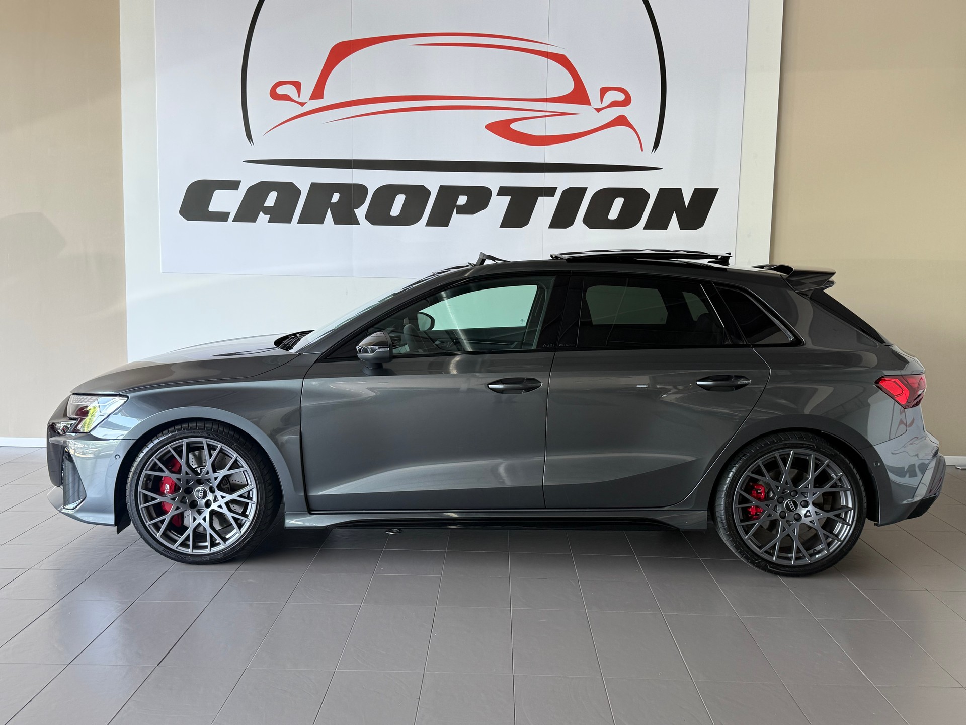 AUDI RS3 Sportback 2.5 TSI quattro S-tronic-image-4