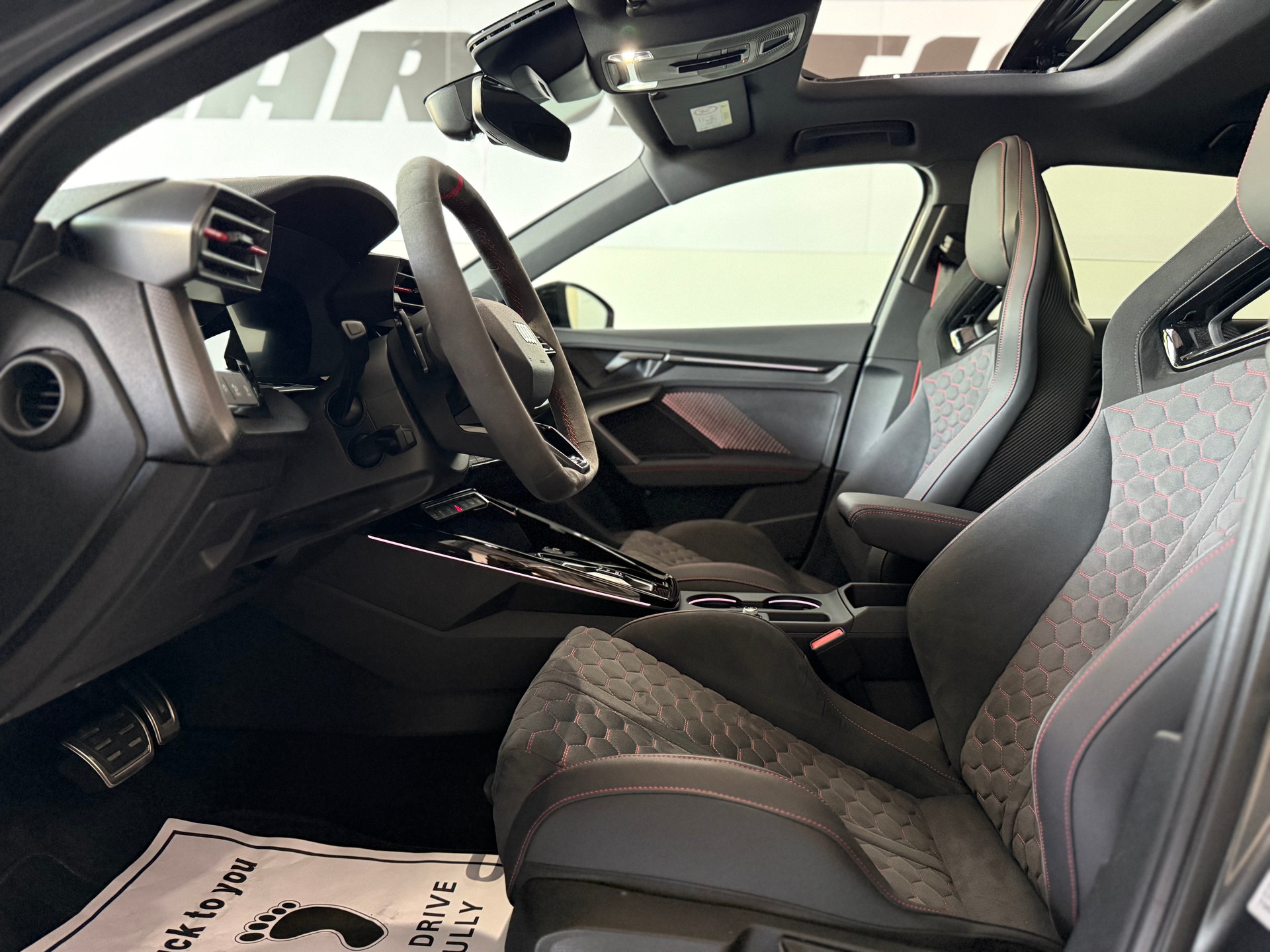 AUDI RS3 Sportback 2.5 TSI quattro S-tronic-image-12