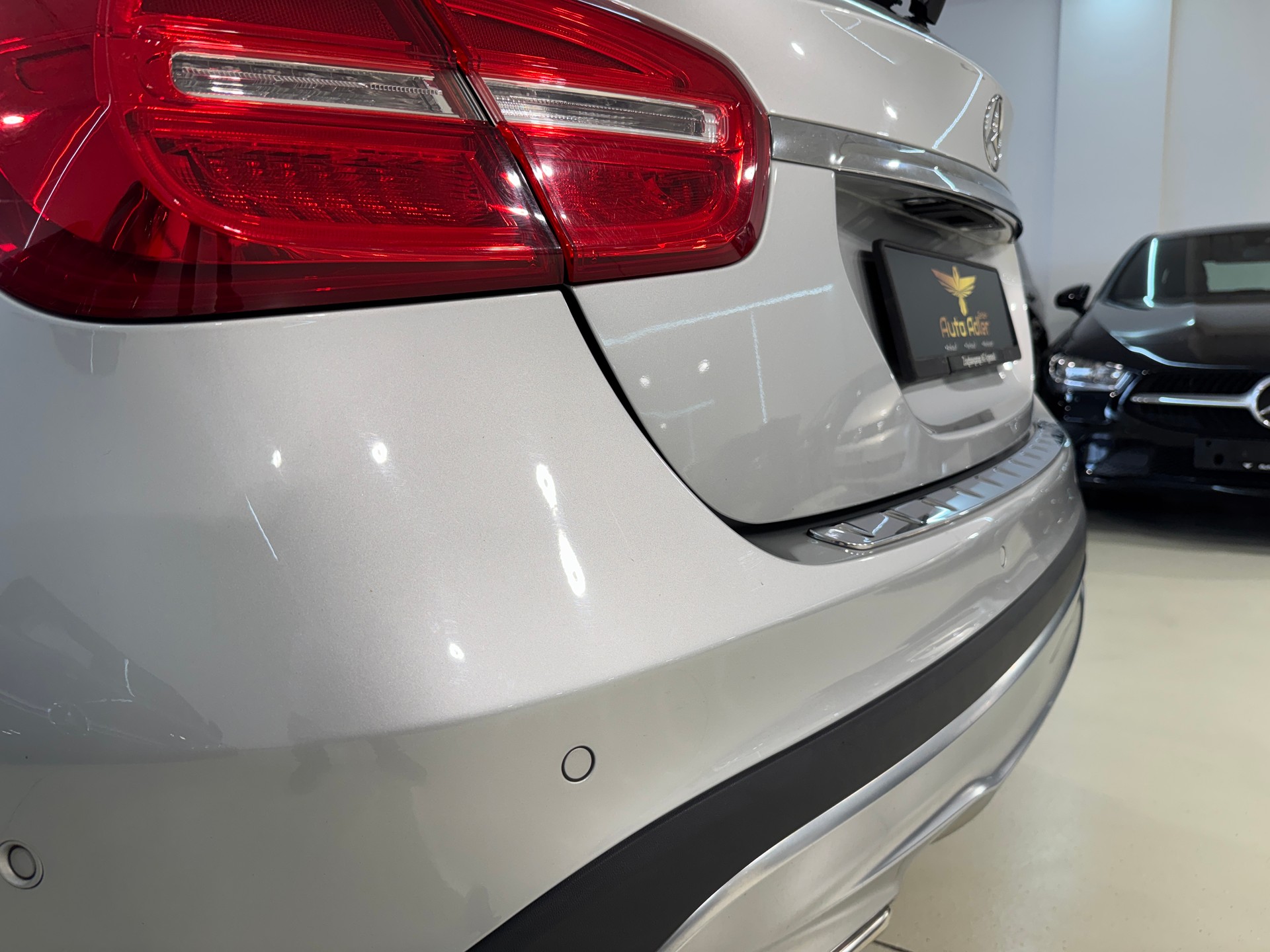 MERCEDES-BENZ GLA 250 Urban 4Matic 7G-DCT-image-8