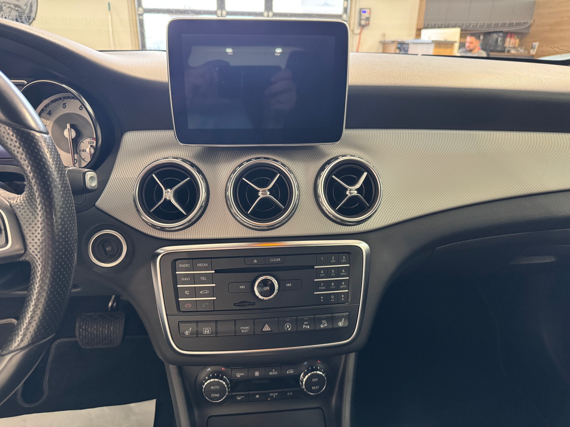 MERCEDES-BENZ GLA 250 Urban 4Matic 7G-DCT-image-20