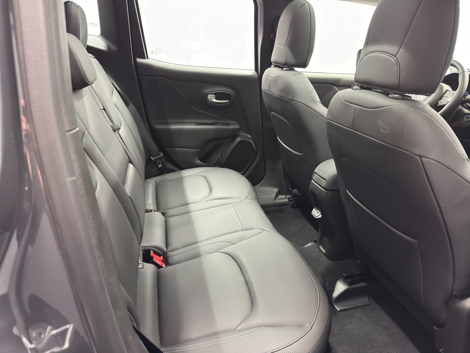 JEEP Renegade 1.5 Turbo Swiss Limited-image-9