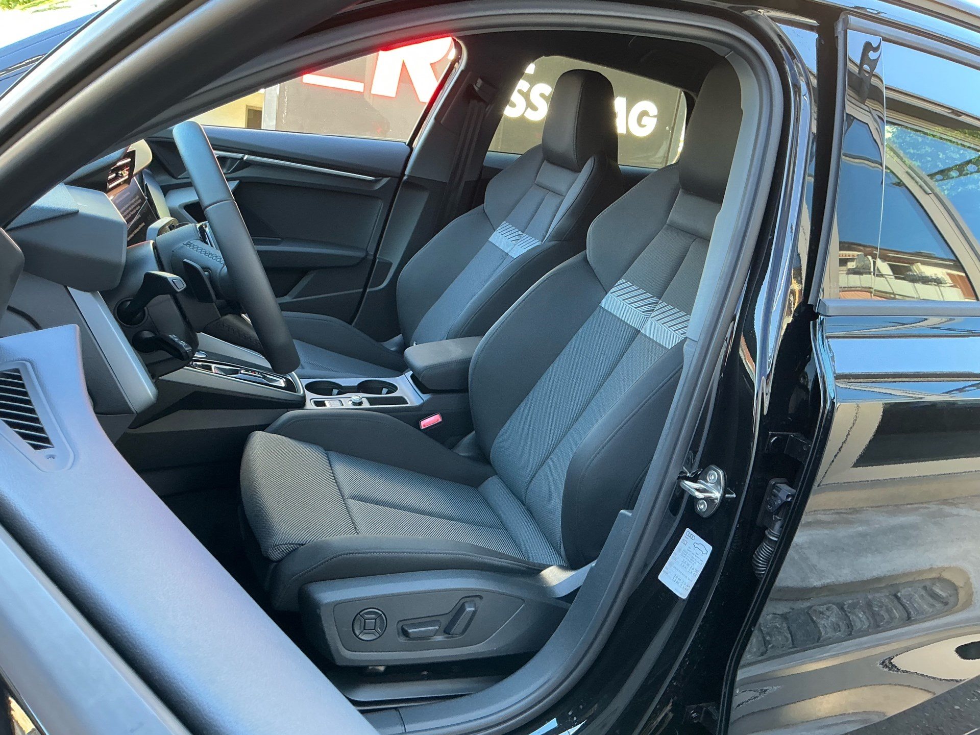 AUDI A3 SSportback S-LINE 40TFSI E S-TRONIC *** TOP AUSSTATTUNG ***-image-7