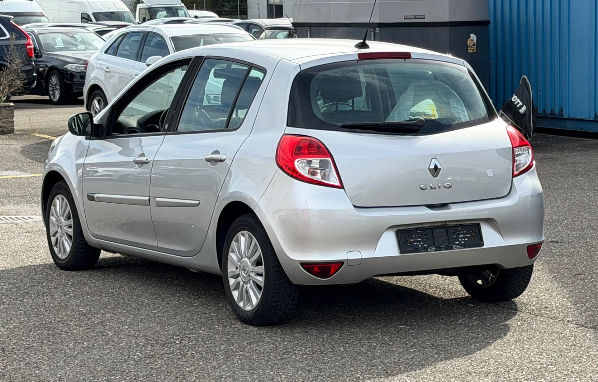 RENAULT Clio 1.2 16V Turbo 20th Edition-image-3