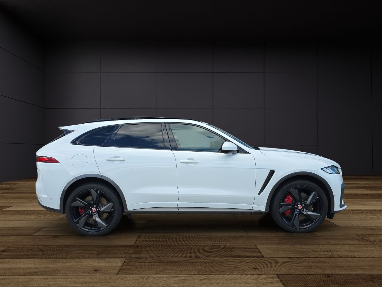 JAGUAR F-Pace 5.0 V8 SVR P550 AWD-image-4