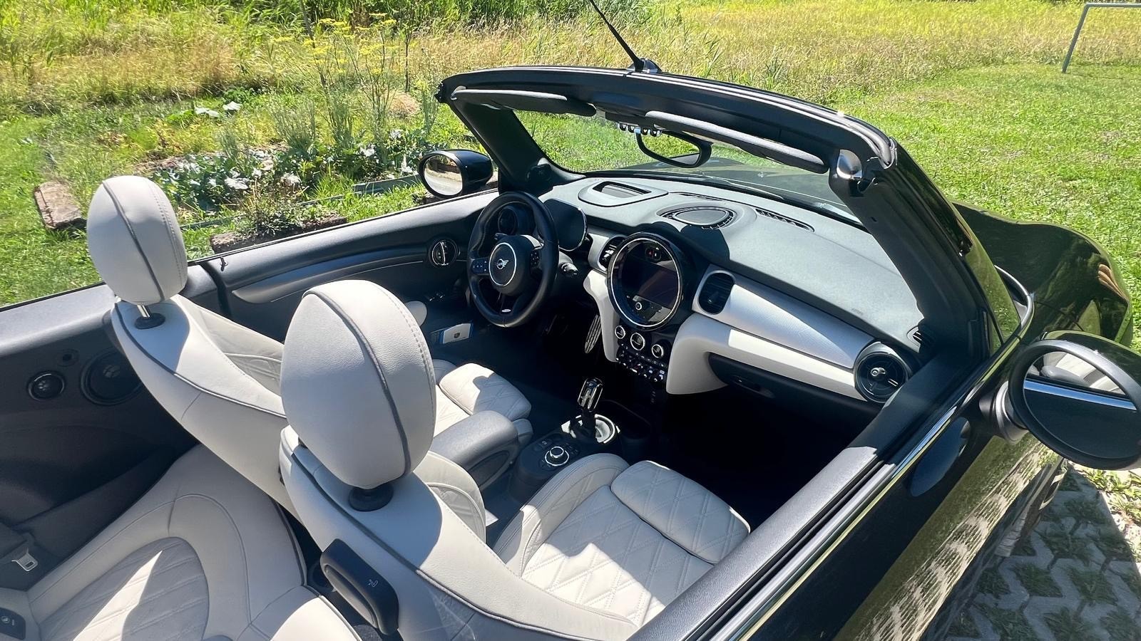 MINI Mini Cooper John Cooper Works Cabriolet Steptronic-image-8