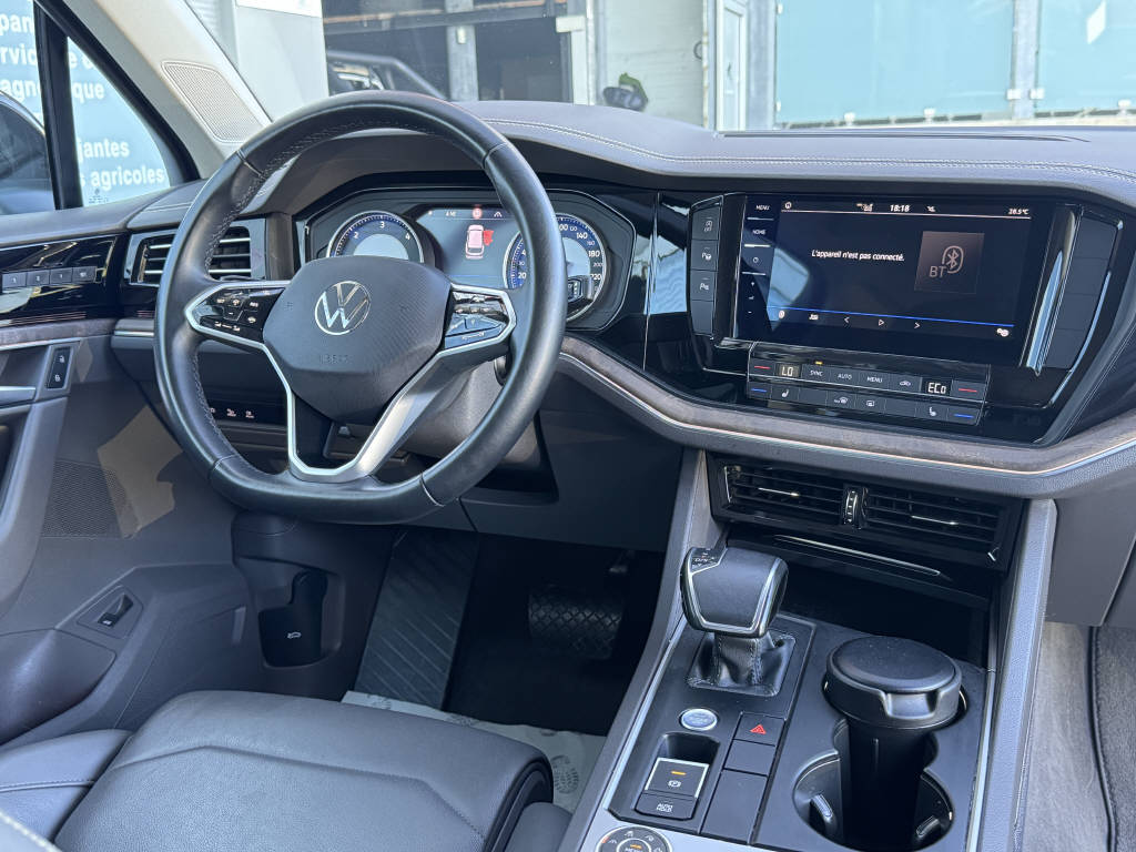 VW Touareg 3.0 V6 TDI Atmosphere-image-12