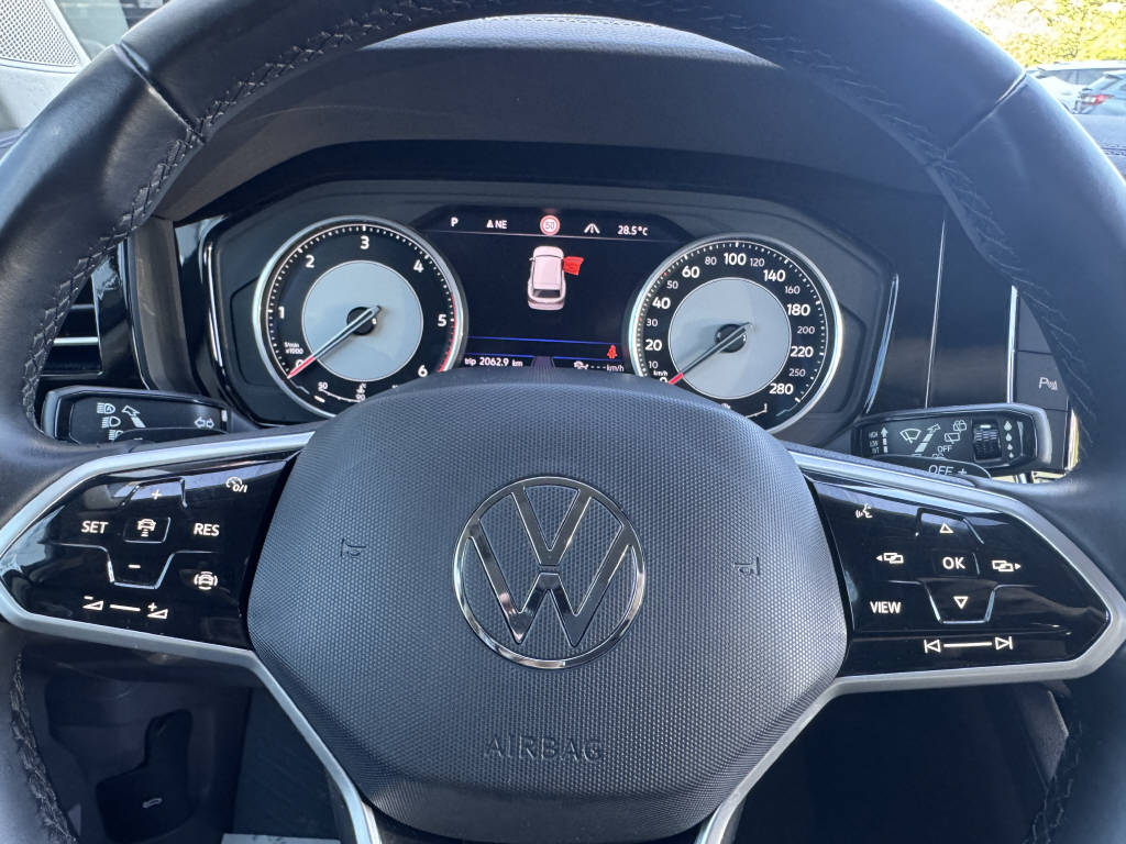 VW Touareg 3.0 V6 TDI Atmosphere-image-21