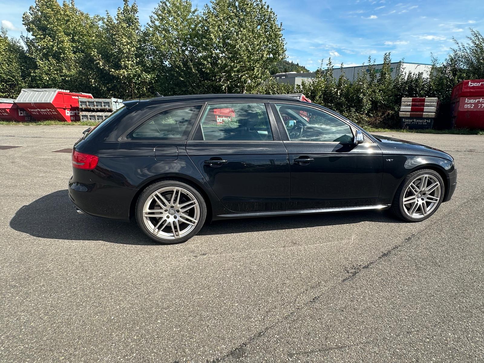 AUDI S4 Avant 3.0 TFSI quattro S-tronic-image-12