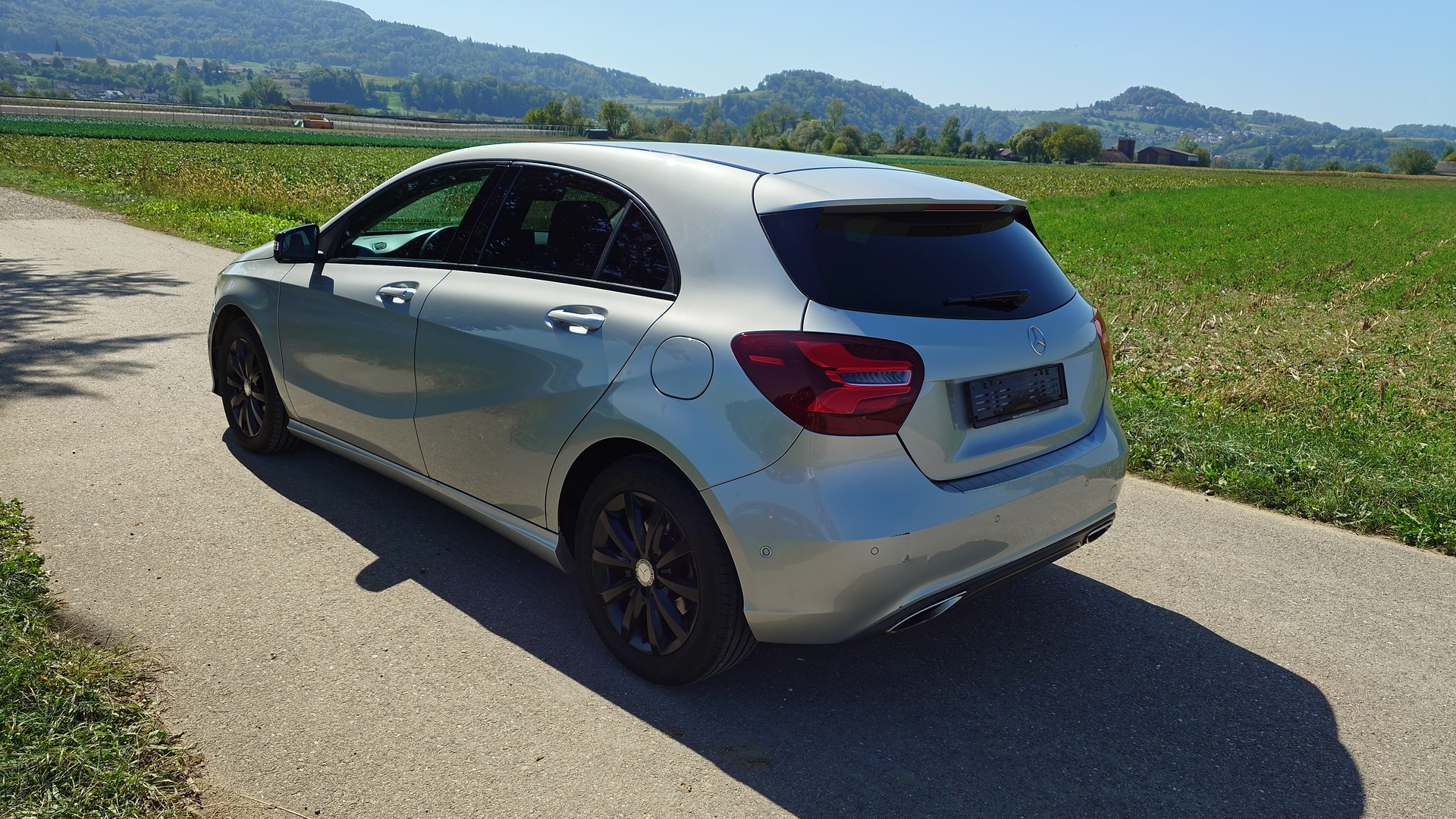 MERCEDES-BENZ A 180 Night Star 7G-DCT-showroom-element-2