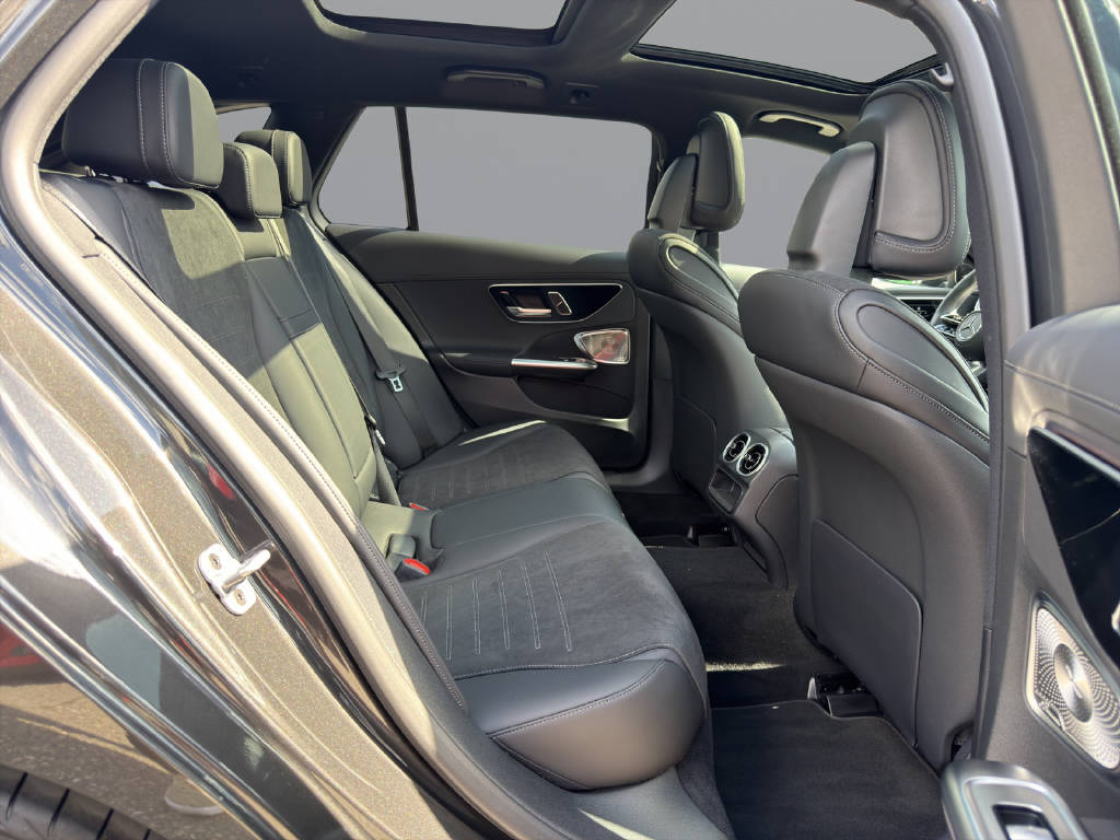 MERCEDES-BENZ C 200 AMG Line 4matic Kombi-image-14