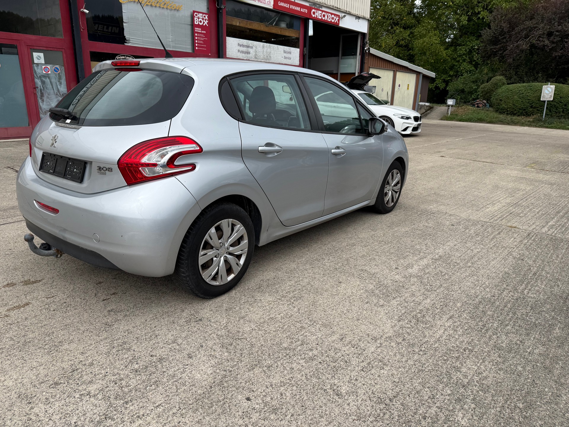 PEUGEOT 208 1.6 VTI Intuitive-showroom-element-2