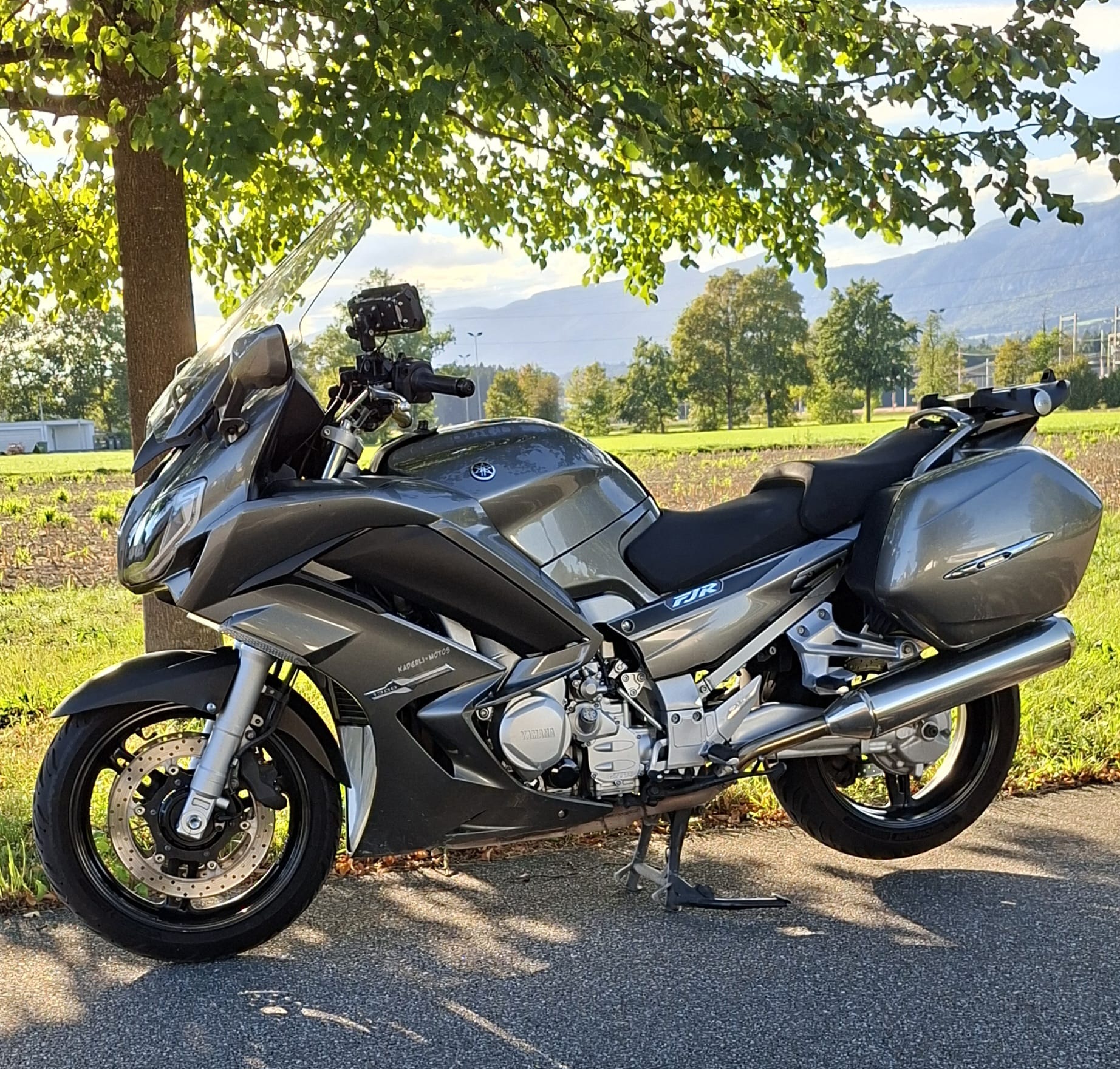 YAMAHA FJR-image-0