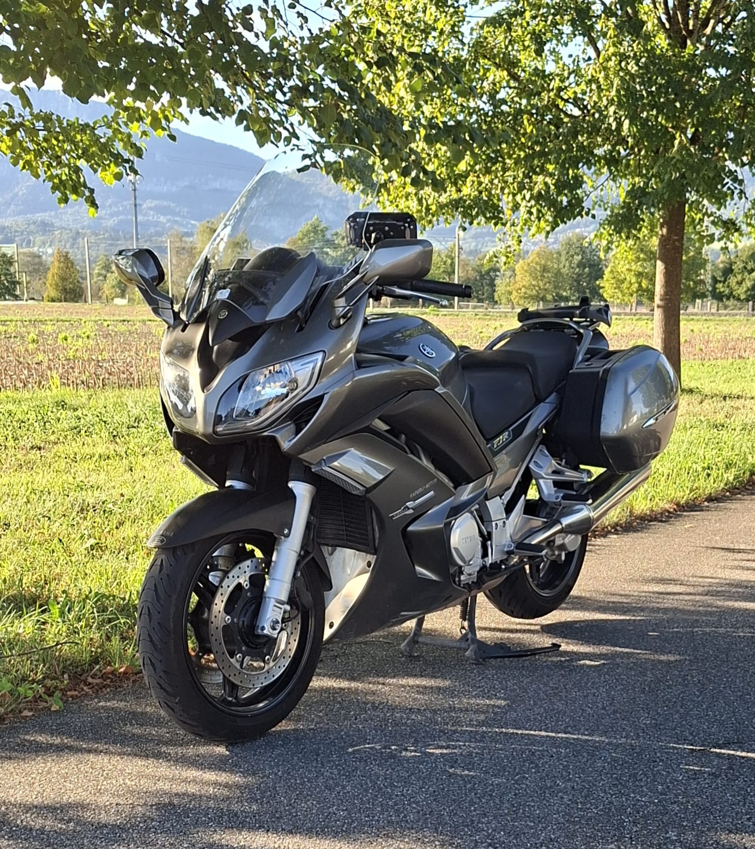 YAMAHA FJR-image-1