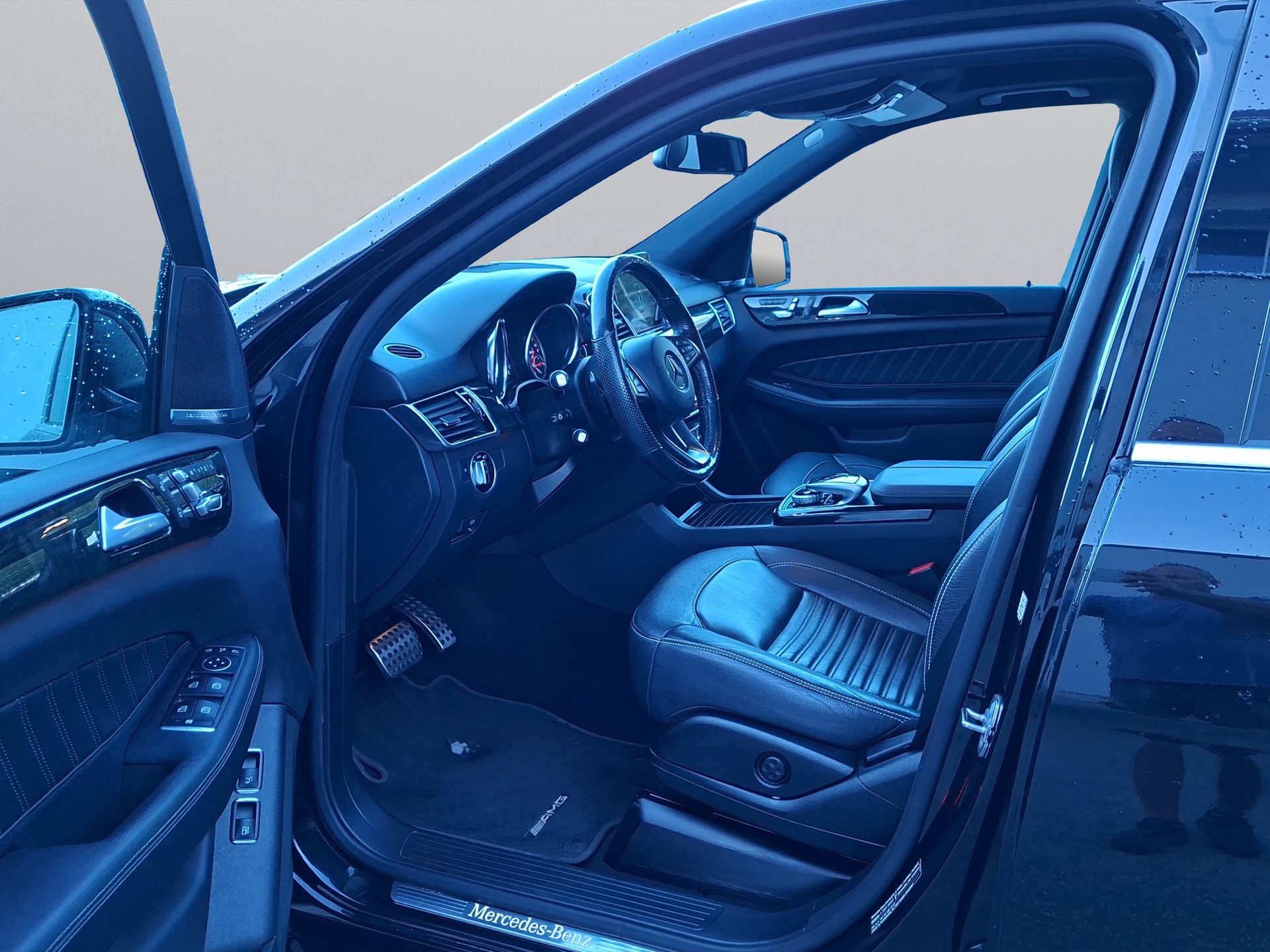 MERCEDES-BENZ GLE 500 e 4Matic 7G-Tronic-image-17