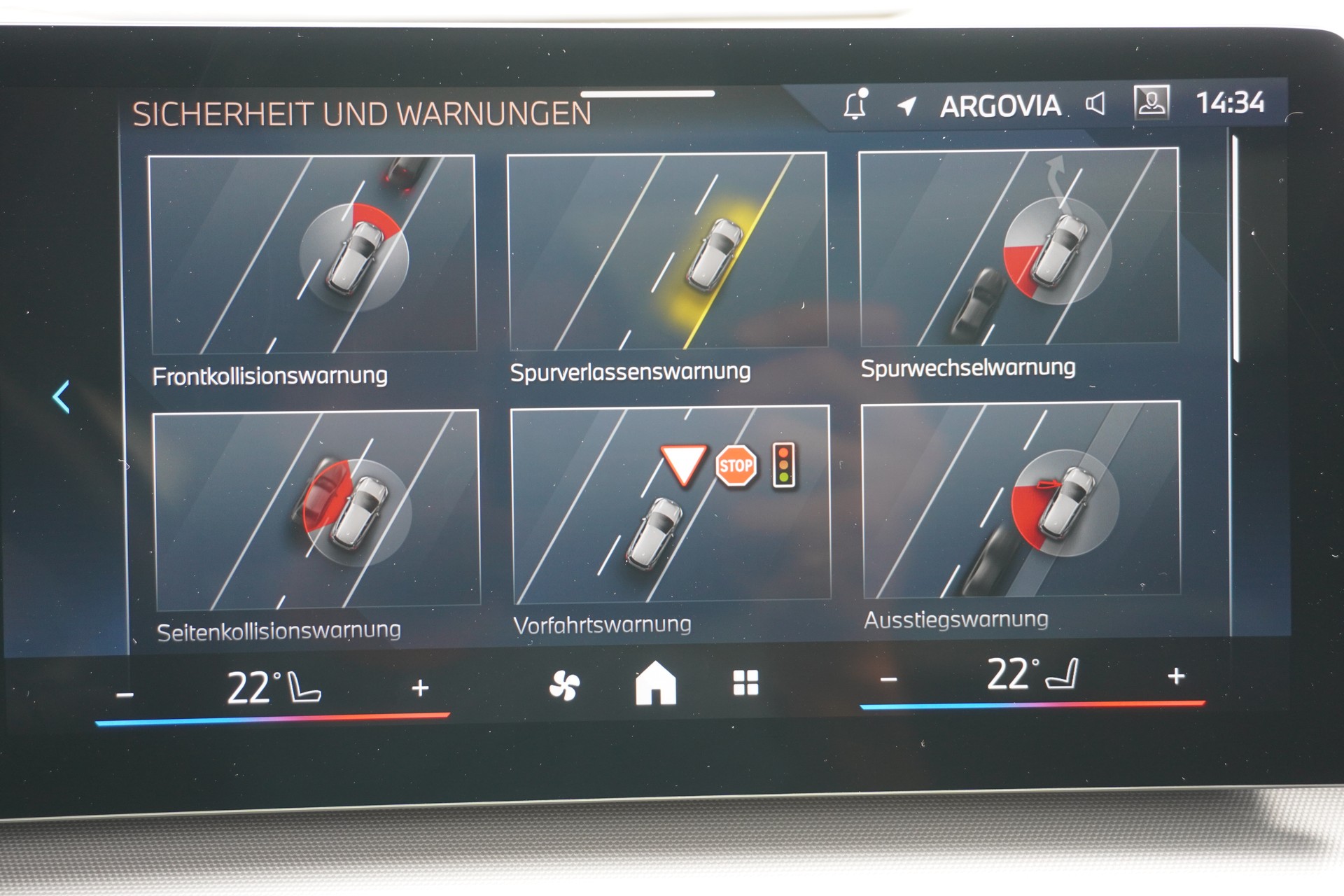BMW 223d Active Tourer xDrive DKG-image-30