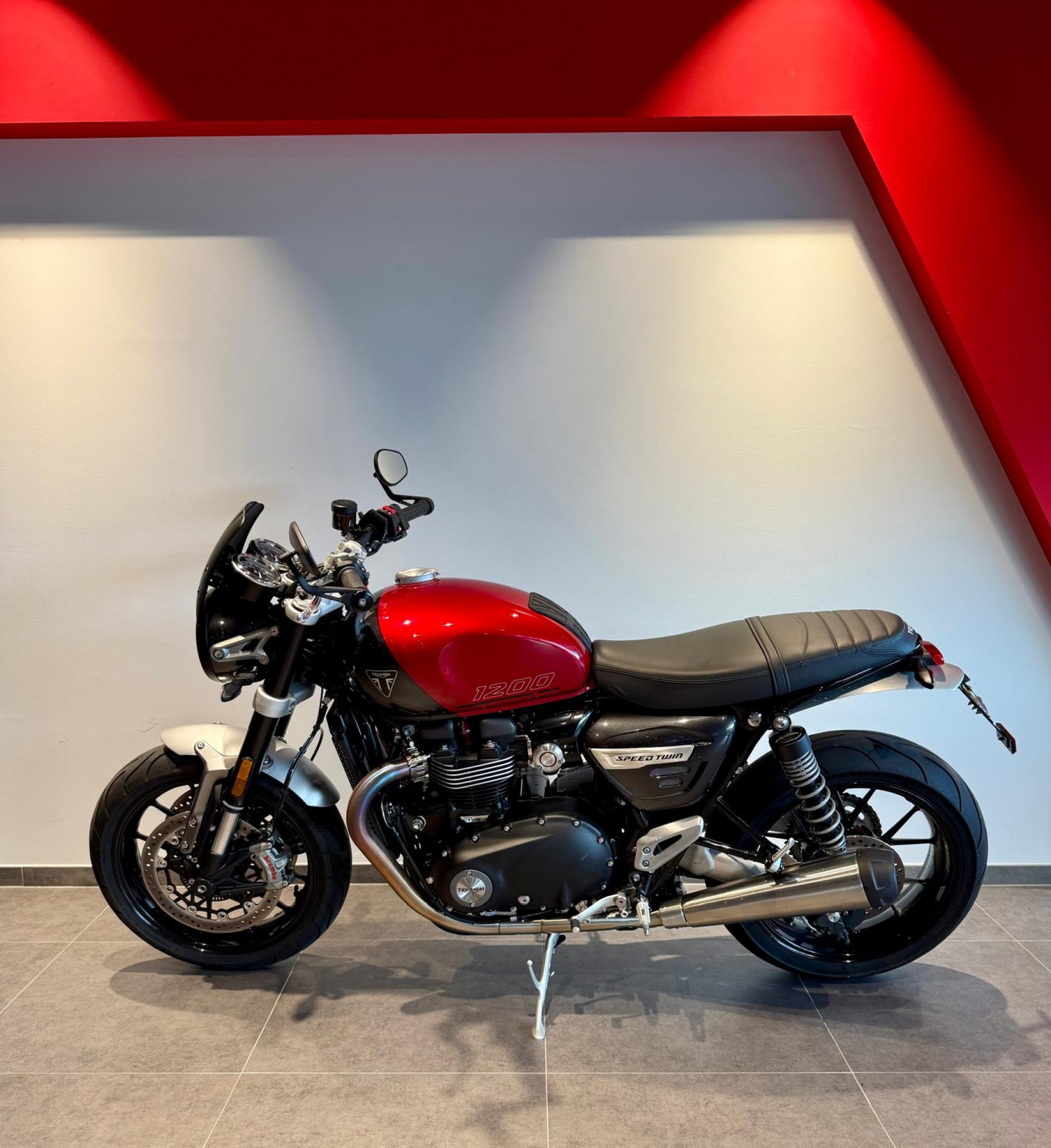 TRIUMPH Speed Twin 1200-image-2