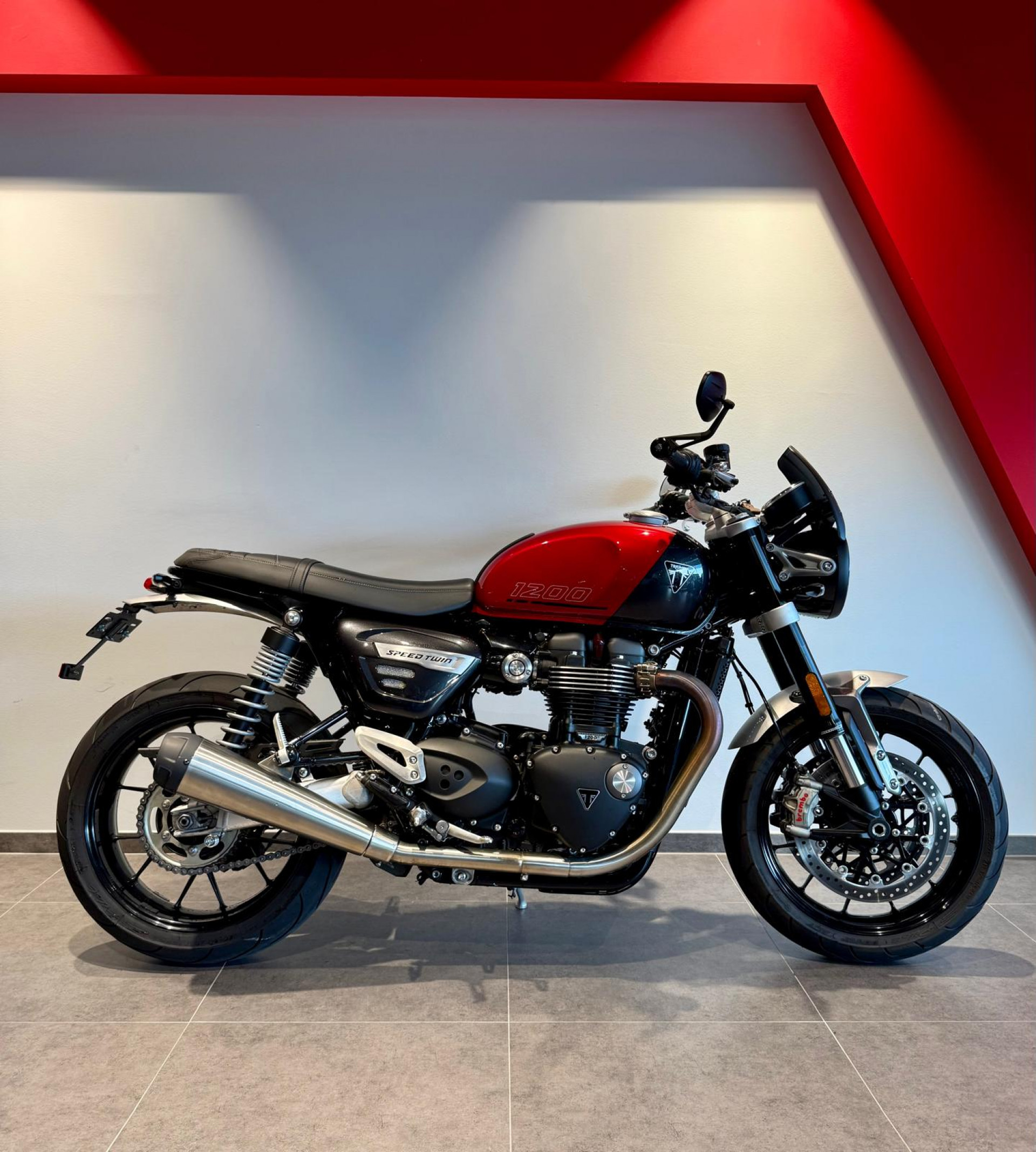 TRIUMPH Speed Twin 1200-image-1