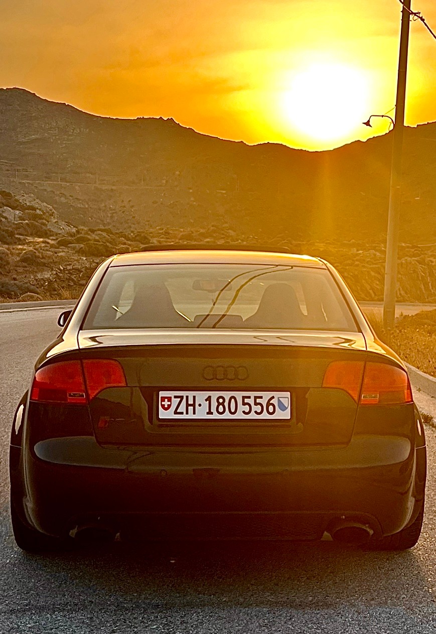 AUDI 4.2 V8 quattro-image-3