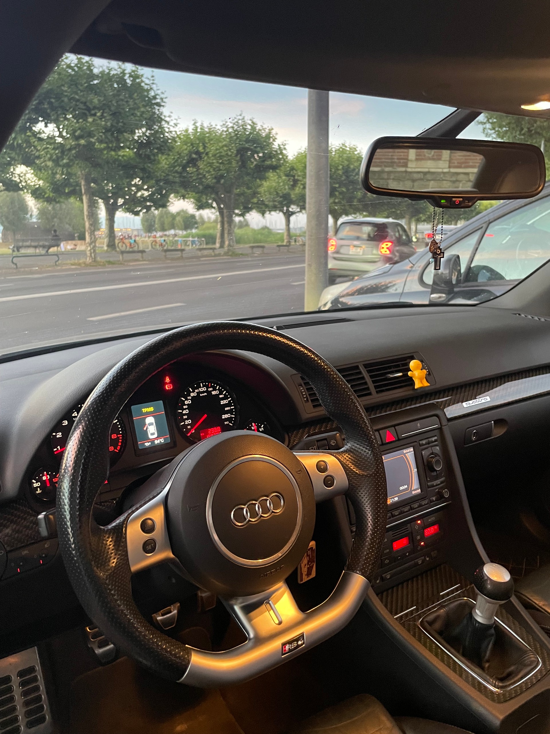AUDI 4.2 V8 quattro-image-7