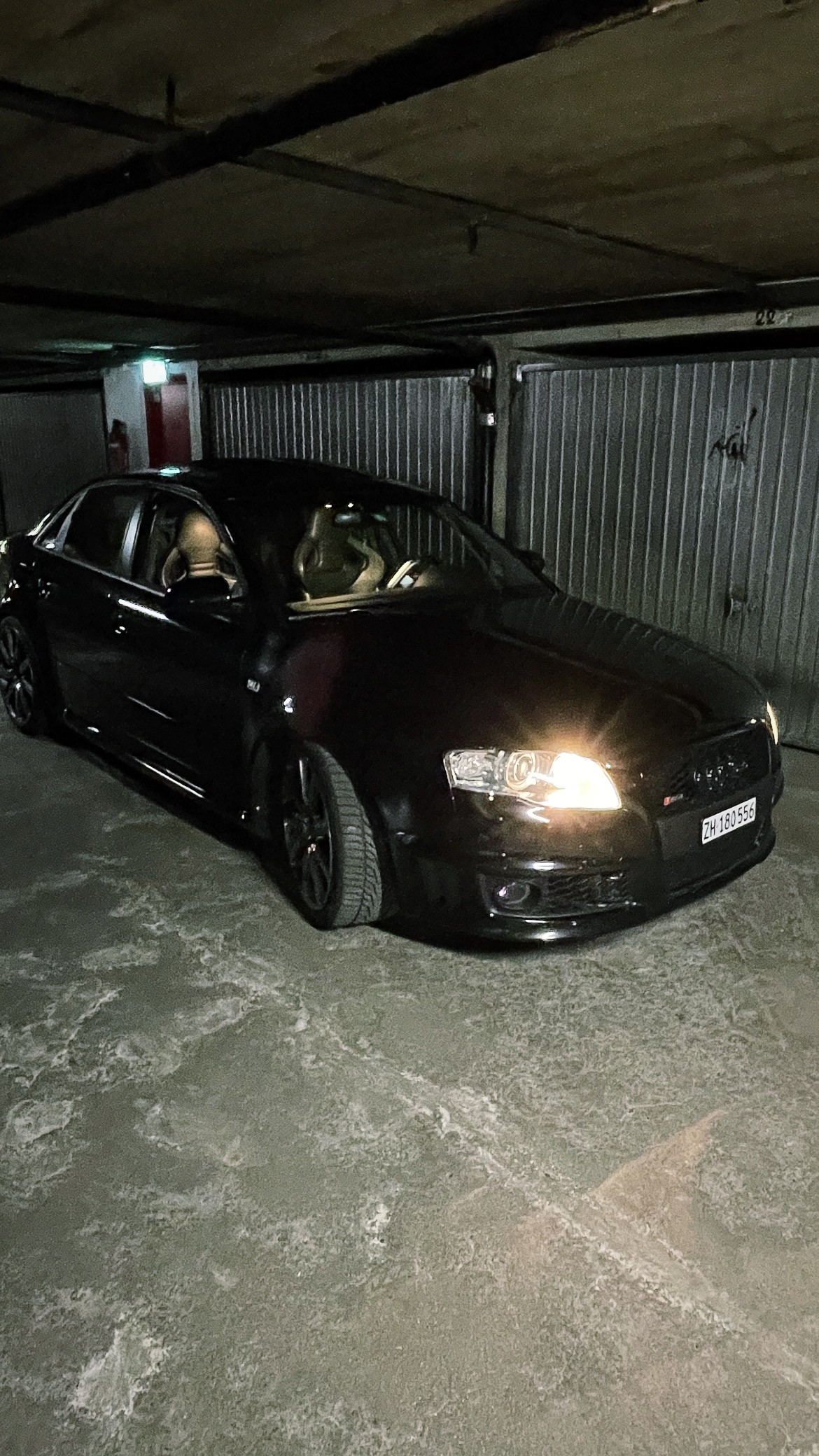 AUDI 4.2 V8 quattro-image-8