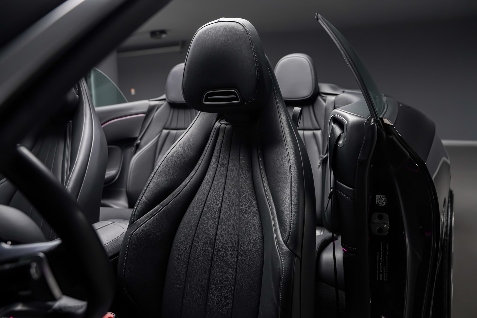 MERCEDES-BENZ CLE 300 Cabrio 4Matic 9G-Tronic-image-13