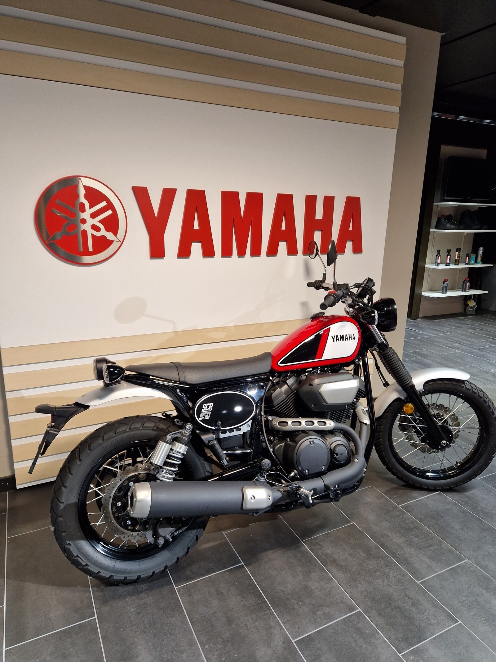 YAMAHA SCR 950 ABS-image-1