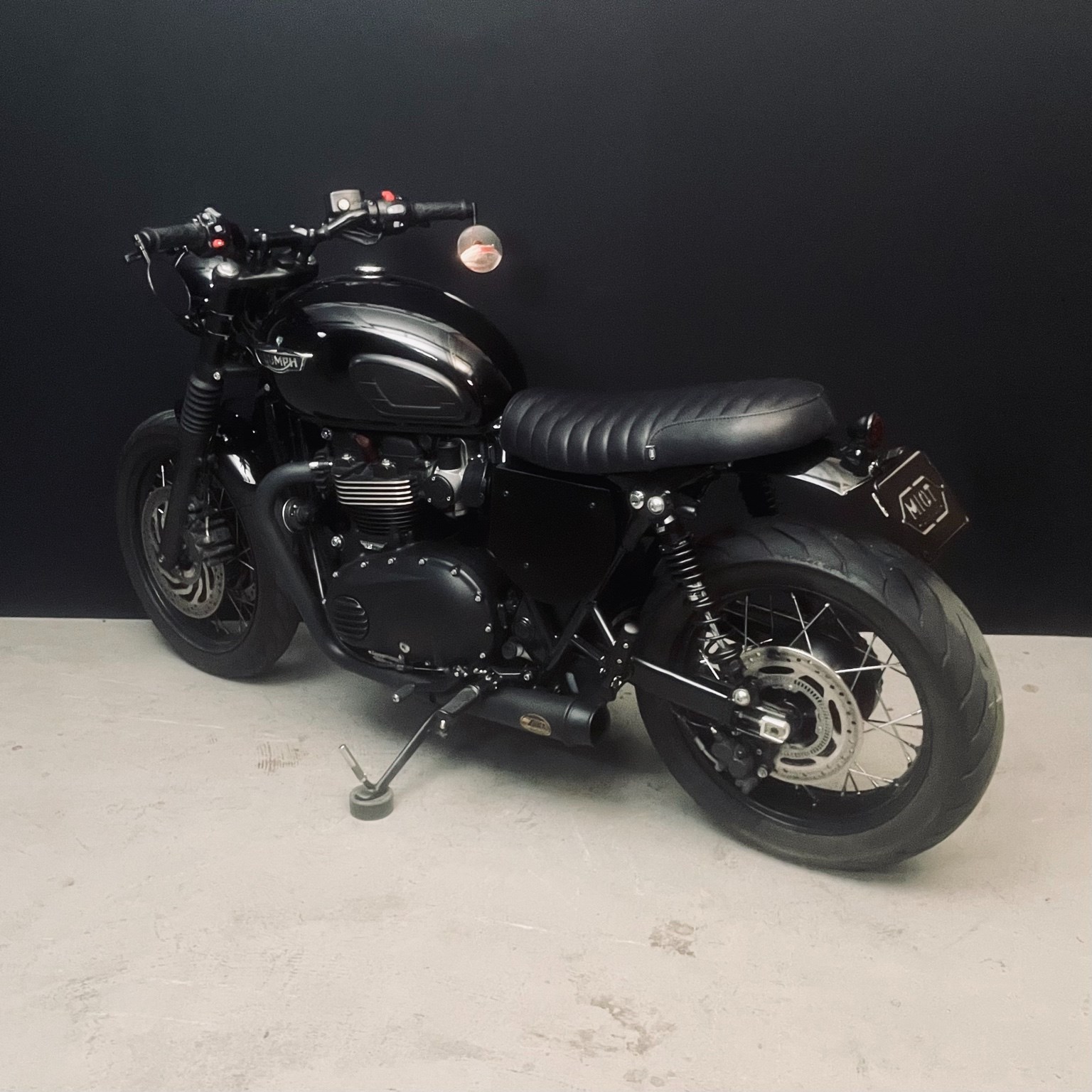 TRIUMPH Bonneville T120 Black-image-3
