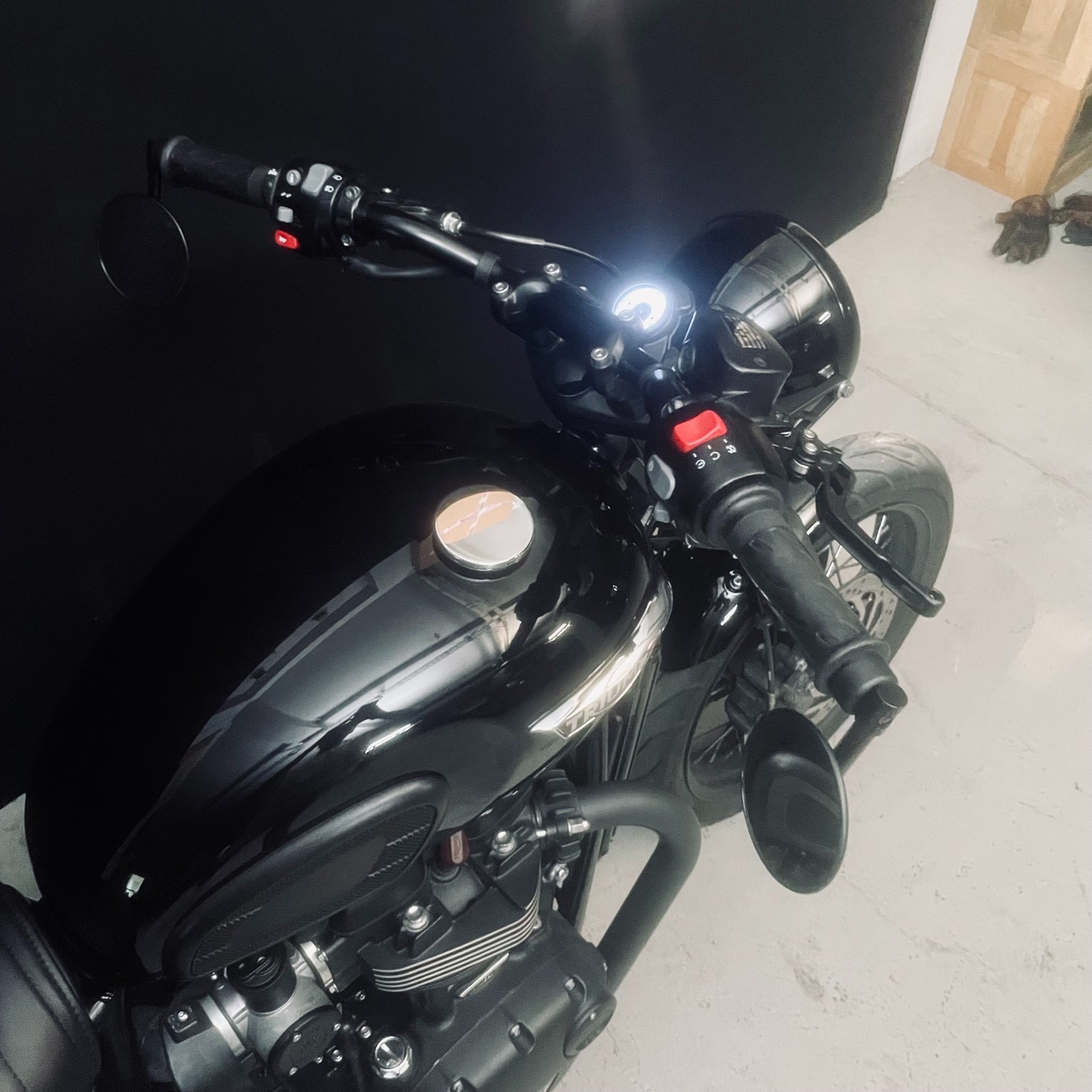 TRIUMPH Bonneville T120 Black-image-6