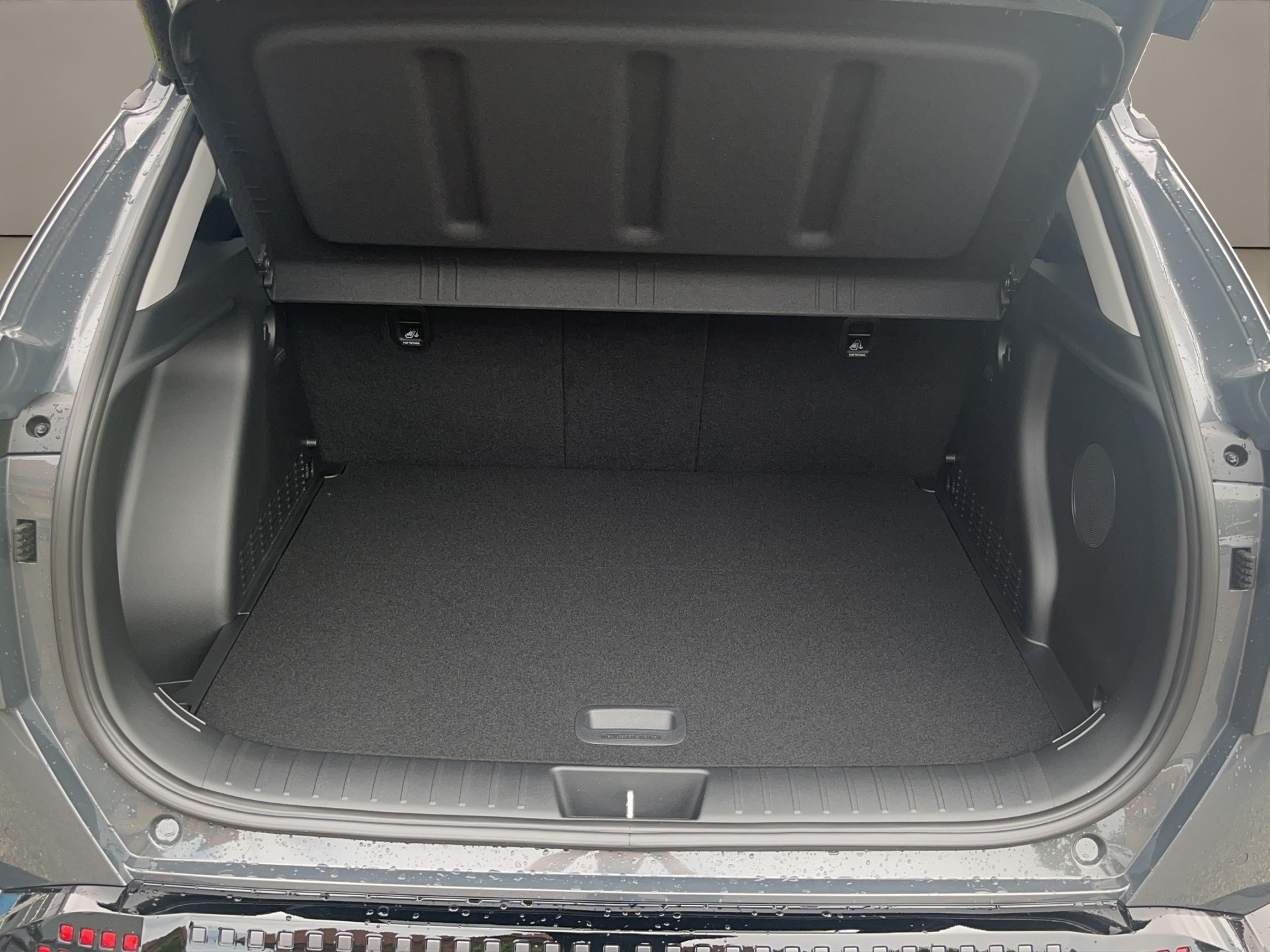 HYUNDAI Kona EV 65.4 kWh Vertex-image-10