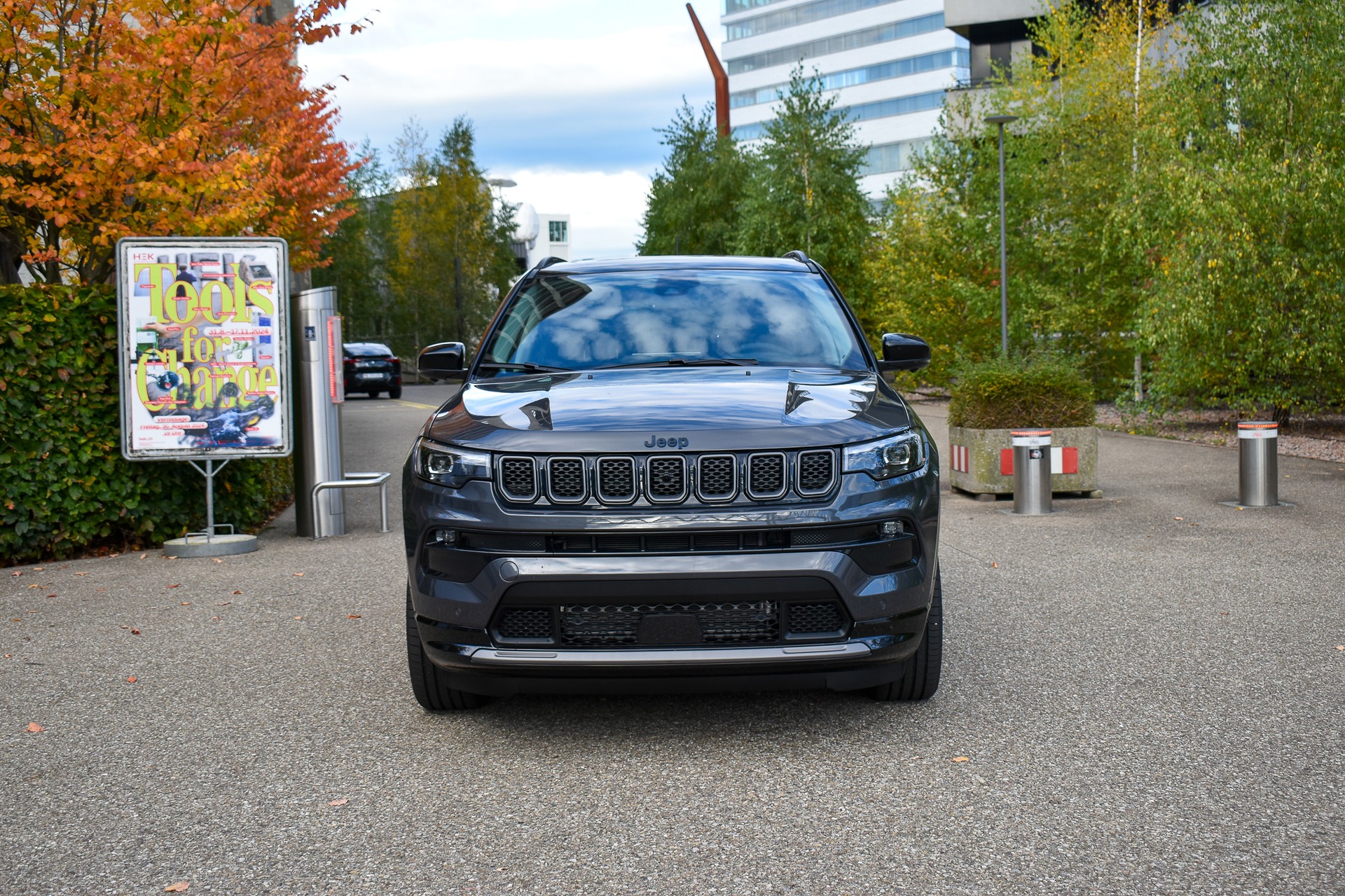 JEEP Compass 1.3 T PHEV Summit Sky AWD-showroom-element-2