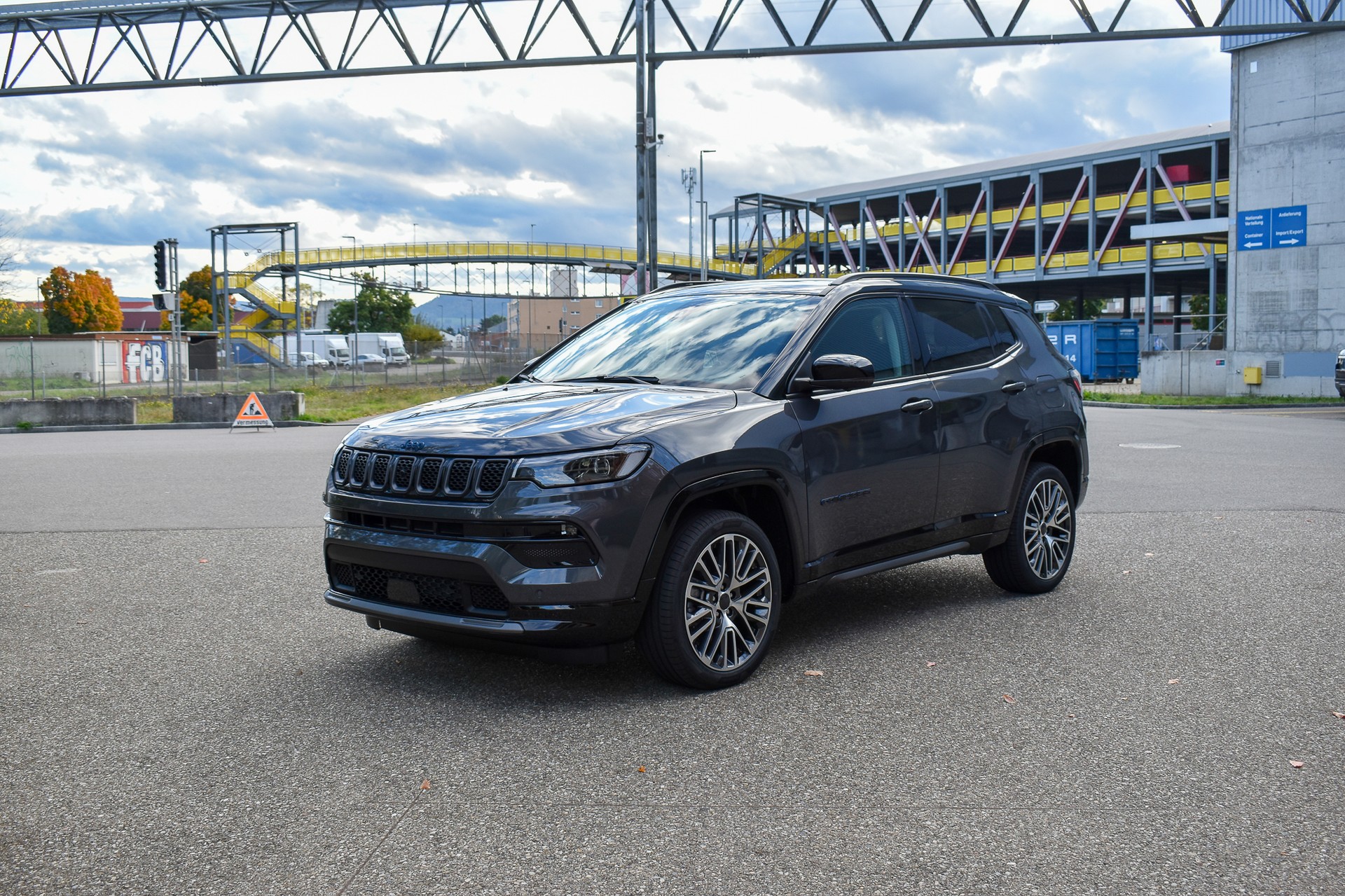 JEEP Compass 1.3 T PHEV Summit Sky AWD-showroom-element-1